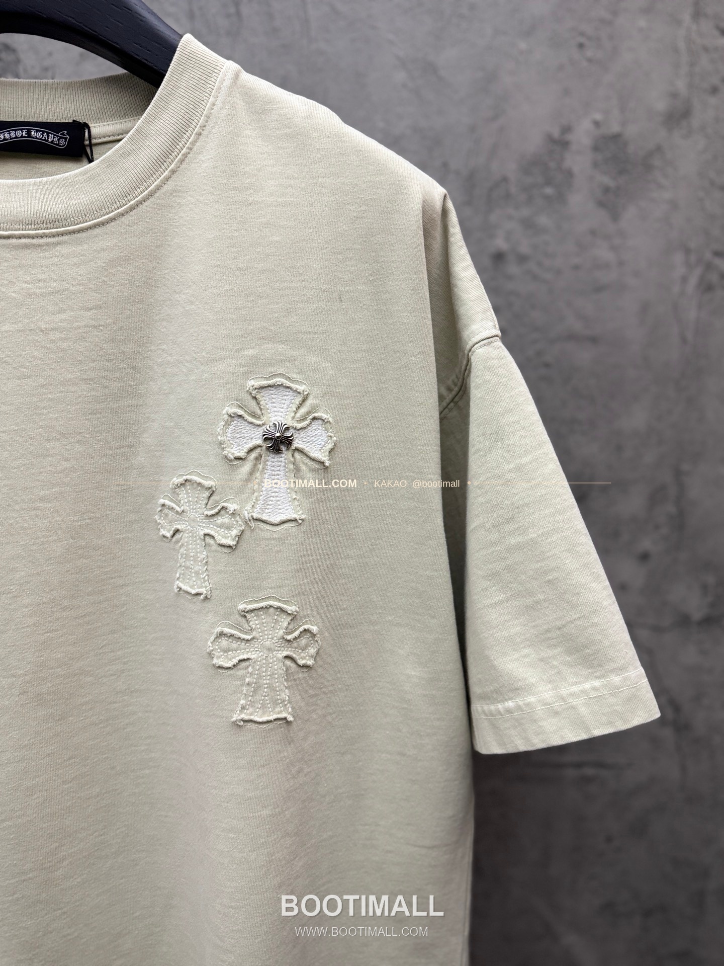 크롬하츠 2026SS 헤비코튼 크로스패치자수 루즈핏 반팔 티셔츠 Chrome Hearts 2026 SS Heavy Cotton Cross Patch Embroidery Loose Fit Short Sleeve T-Shirt 26-2011 5