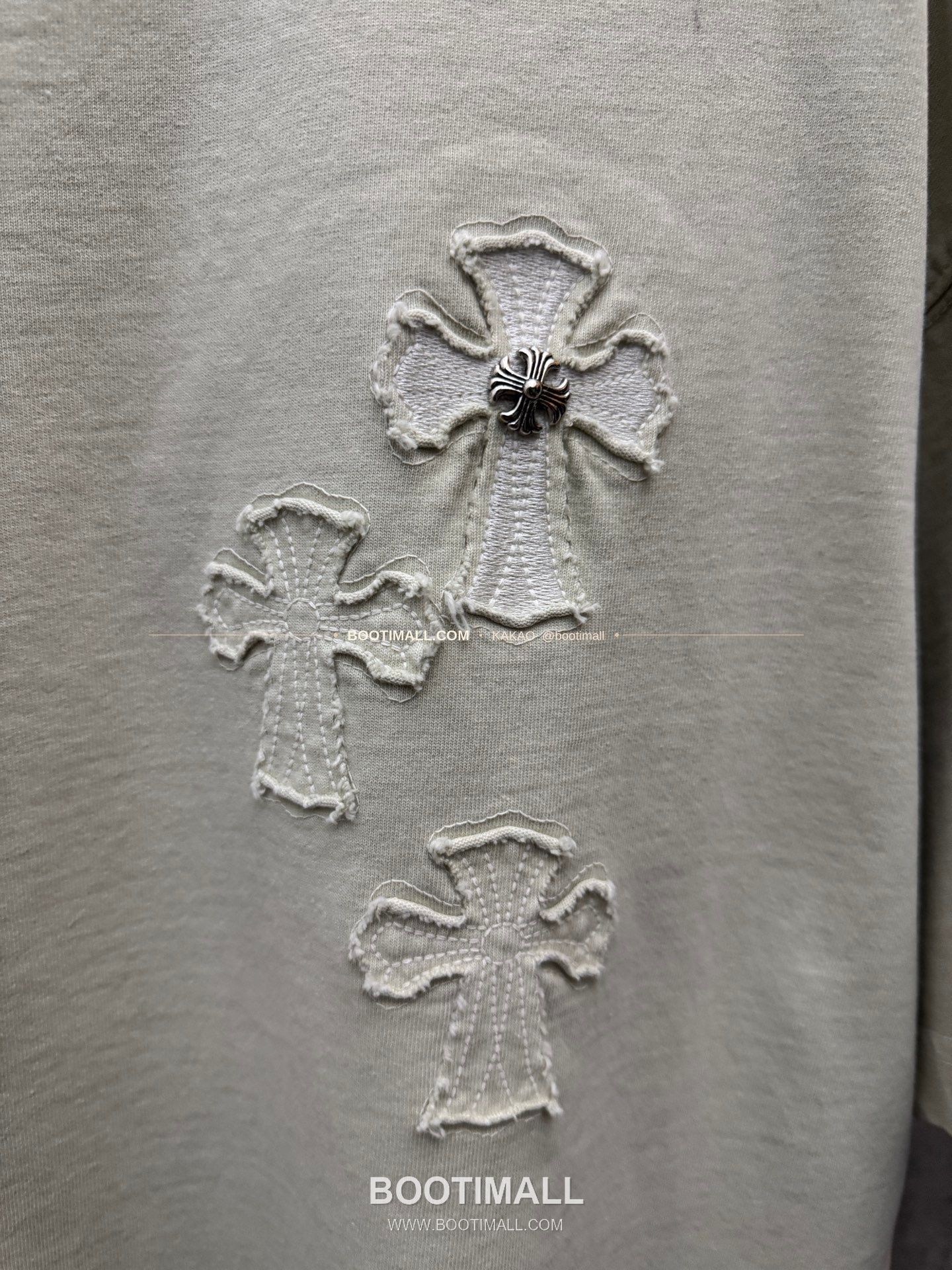 크롬하츠 2026SS 헤비코튼 크로스패치자수 루즈핏 반팔 티셔츠 Chrome Hearts 2026 SS Heavy Cotton Cross Patch Embroidery Loose Fit Short Sleeve T-Shirt 26-2011 6