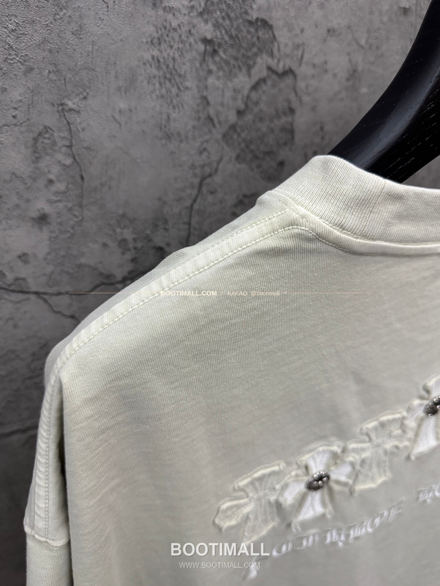 크롬하츠 2026SS 헤비코튼 크로스패치자수 루즈핏 반팔 티셔츠 Chrome Hearts 2026 SS Heavy Cotton Cross Patch Embroidery Loose Fit Short Sleeve T-Shirt 26-2011 9