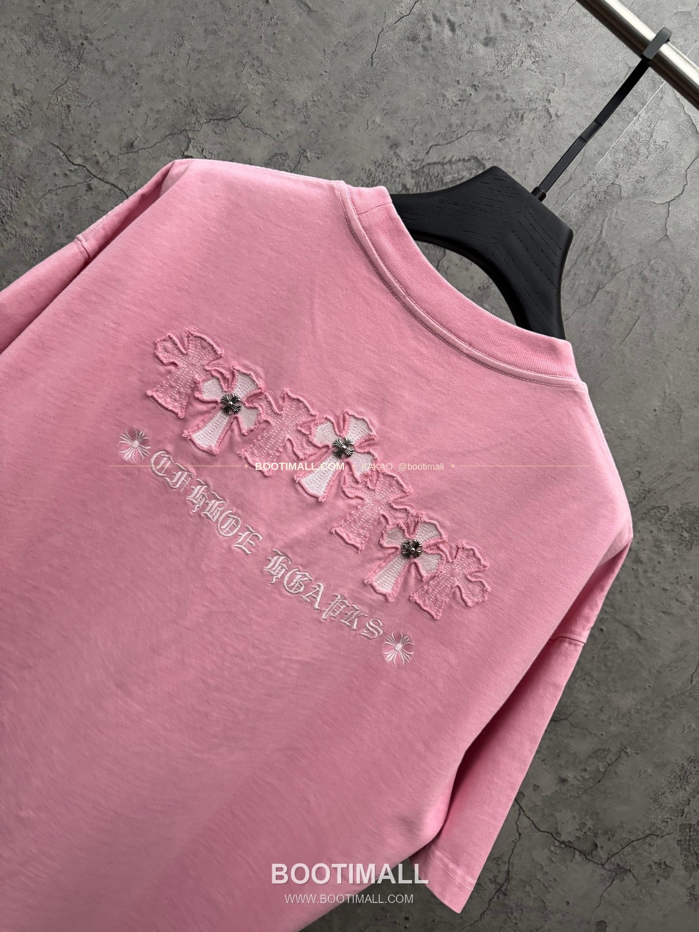 크롬하츠 2026SS 헤비코튼 크로스패치자수 루즈핏 반팔 티셔츠 Chrome Hearts 2026 SS Heavy Cotton Cross Patch Embroidery Loose Fit Short Sleeve T-Shirt 26-2011 4