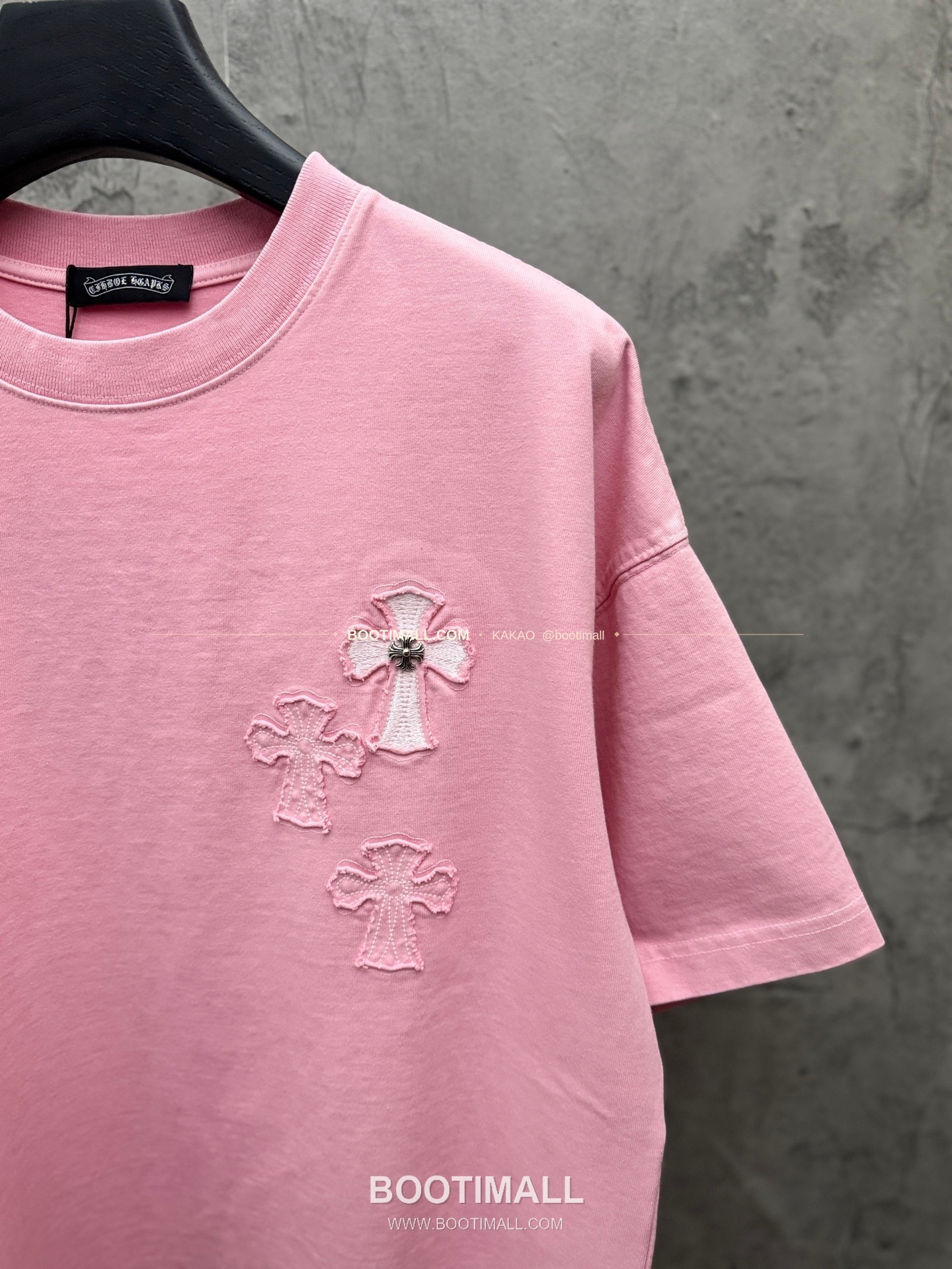 크롬하츠 2026SS 헤비코튼 크로스패치자수 루즈핏 반팔 티셔츠 Chrome Hearts 2026 SS Heavy Cotton Cross Patch Embroidery Loose Fit Short Sleeve T-Shirt 26-2011 5