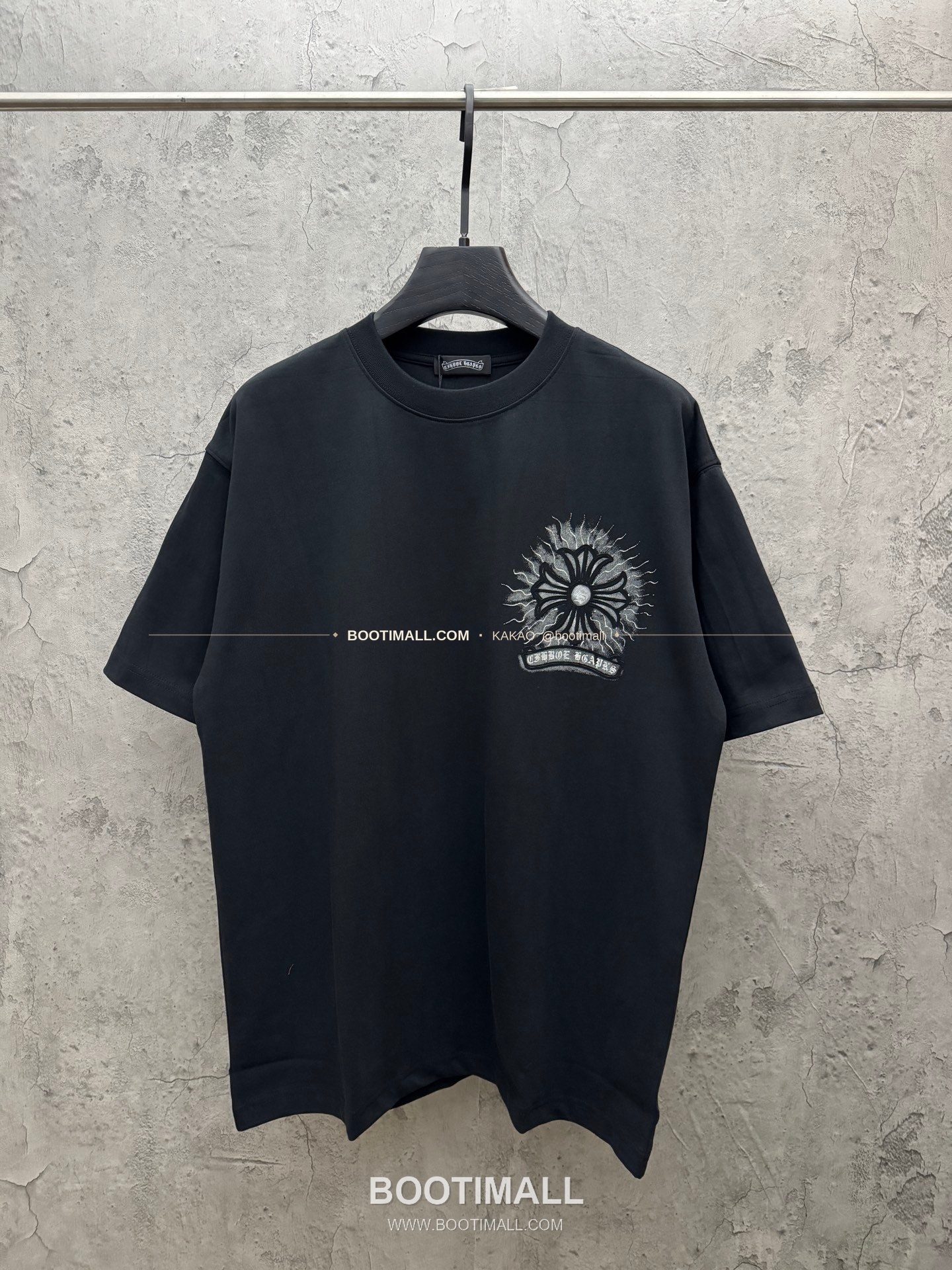 크롬하츠 2026SS 헤비코튼 벨벳프린트 루즈핏 반팔 티셔츠 Chrome Hearts 2026 SS Heavy Cotton Velvet Print Loose Fit Short Sleeve T-Shirt 26-2068 1