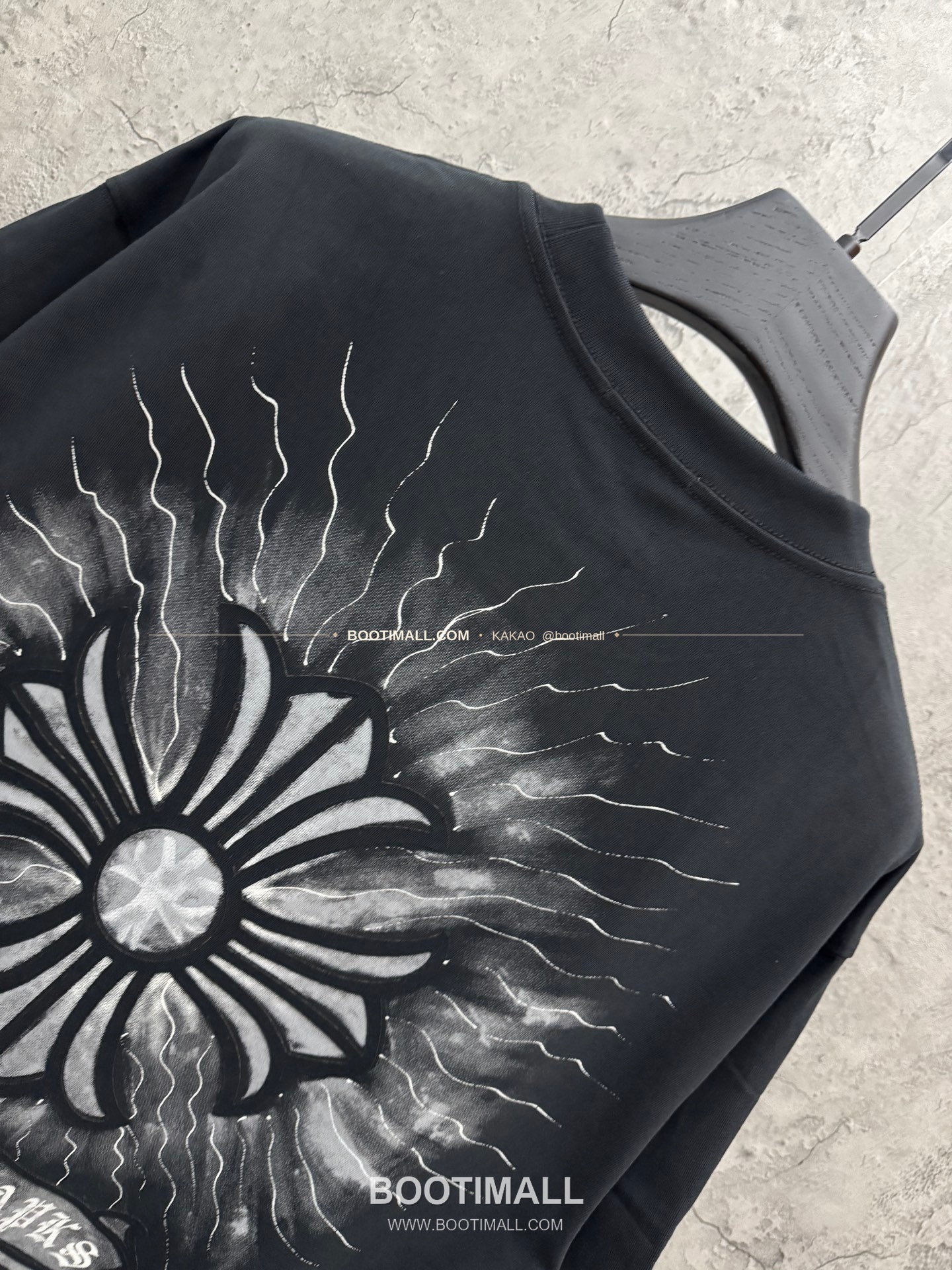 크롬하츠 2026SS 헤비코튼 벨벳프린트 루즈핏 반팔 티셔츠 Chrome Hearts 2026 SS Heavy Cotton Velvet Print Loose Fit Short Sleeve T-Shirt 26-2068 4