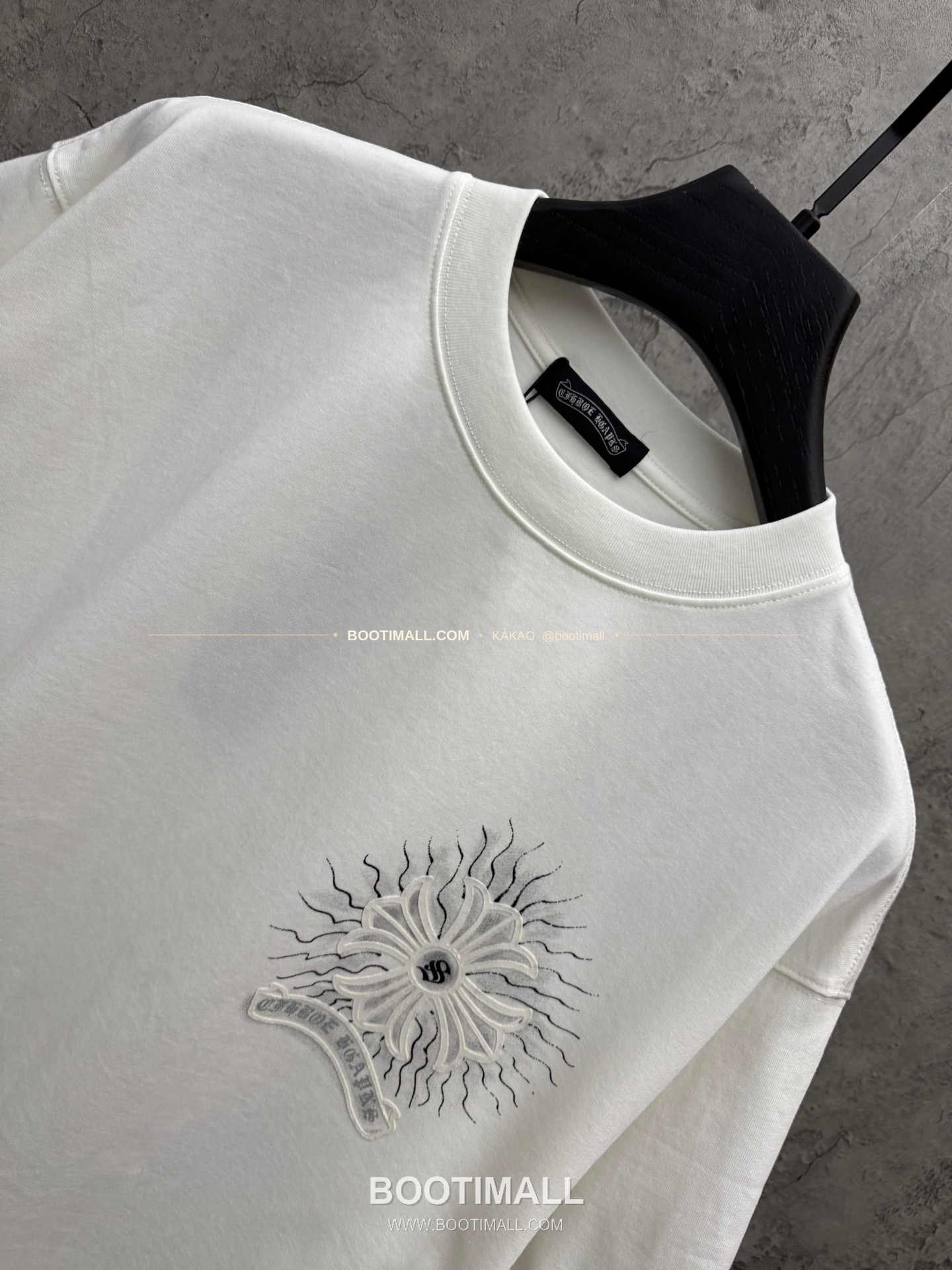 크롬하츠 2026SS 헤비코튼 벨벳프린트 루즈핏 반팔 티셔츠 Chrome Hearts 2026 SS Heavy Cotton Velvet Print Loose Fit Short Sleeve T-Shirt 26-2068 3