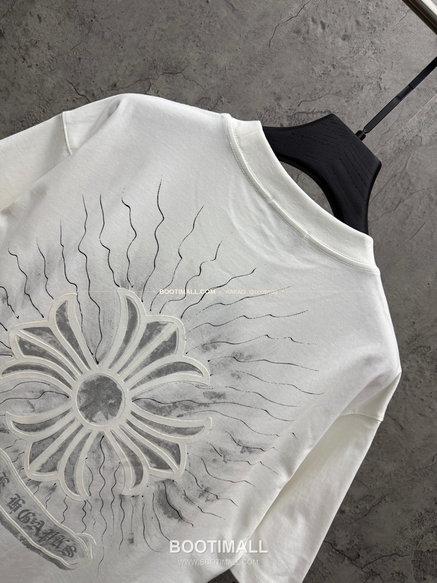 크롬하츠 2026SS 헤비코튼 벨벳프린트 루즈핏 반팔 티셔츠 Chrome Hearts 2026 SS Heavy Cotton Velvet Print Loose Fit Short Sleeve T-Shirt 26-2068 4