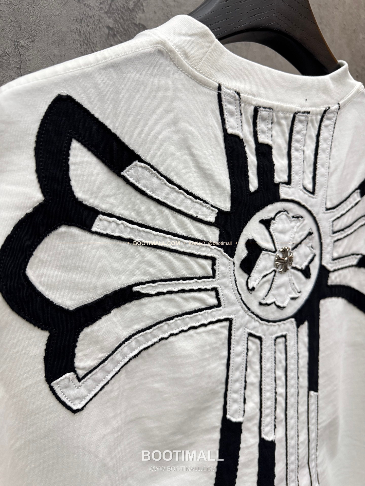 크롬하츠 2026SS 헤비코튼 벨벳패치자수 루즈핏 반팔 티셔츠 Chrome Hearts 2026 SS Heavy Cotton Velvet Patch Embroidery Loose Fit Short Sleeve T-Shirt 26-2069 8