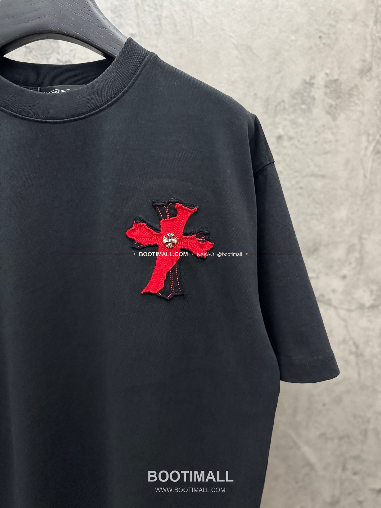 크롬하츠 2026SS 헤비코튼 벨벳패치자수 루즈핏 반팔 티셔츠 Chrome Hearts 2026 SS Heavy Cotton Velvet Patch Embroidery Loose Fit Short Sleeve T-Shirt 26-2069 5