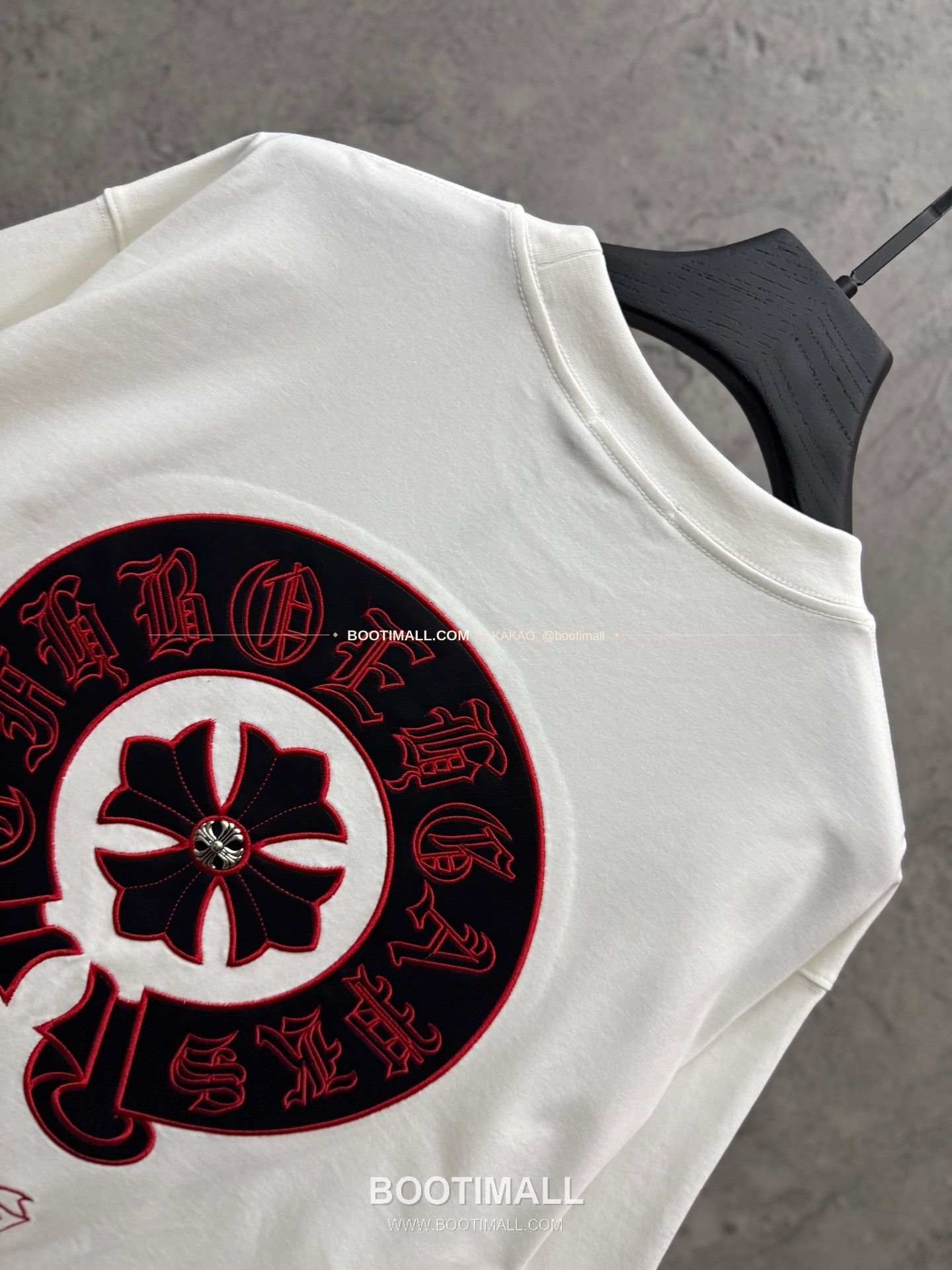 크롬하츠 2026SS 헤비코튼 레더패치자수 루즈핏 반팔 티셔츠 Chrome Hearts 2026 SS Heavy Cotton Leather Patch Embroidery Loose Fit Short Sleeve T-Shirt 26-2026 4