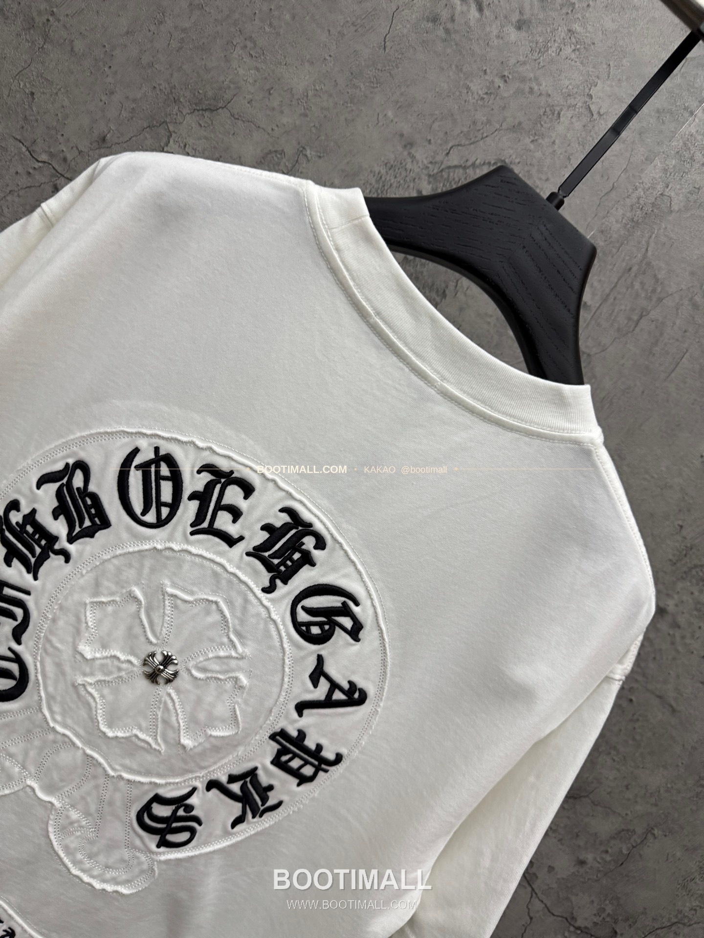 크롬하츠 2026SS 헤비코튼 패치자수 루즈핏 반팔 티셔츠 Chrome Hearts 2026 SS Heavy Cotton Patch Embroidery Loose Fit Short Sleeve T-Shirt 26-2023 4