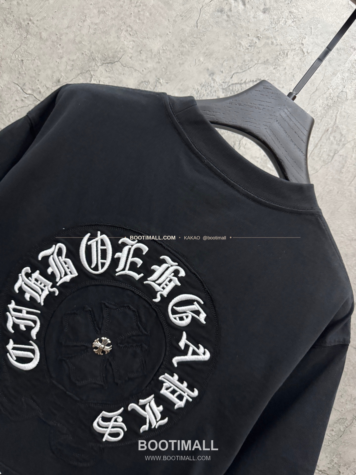 크롬하츠 2026SS 헤비코튼 패치자수 루즈핏 반팔 티셔츠 Chrome Hearts 2026 SS Heavy Cotton Patch Embroidery Loose Fit Short Sleeve T-Shirt 26-2023 4