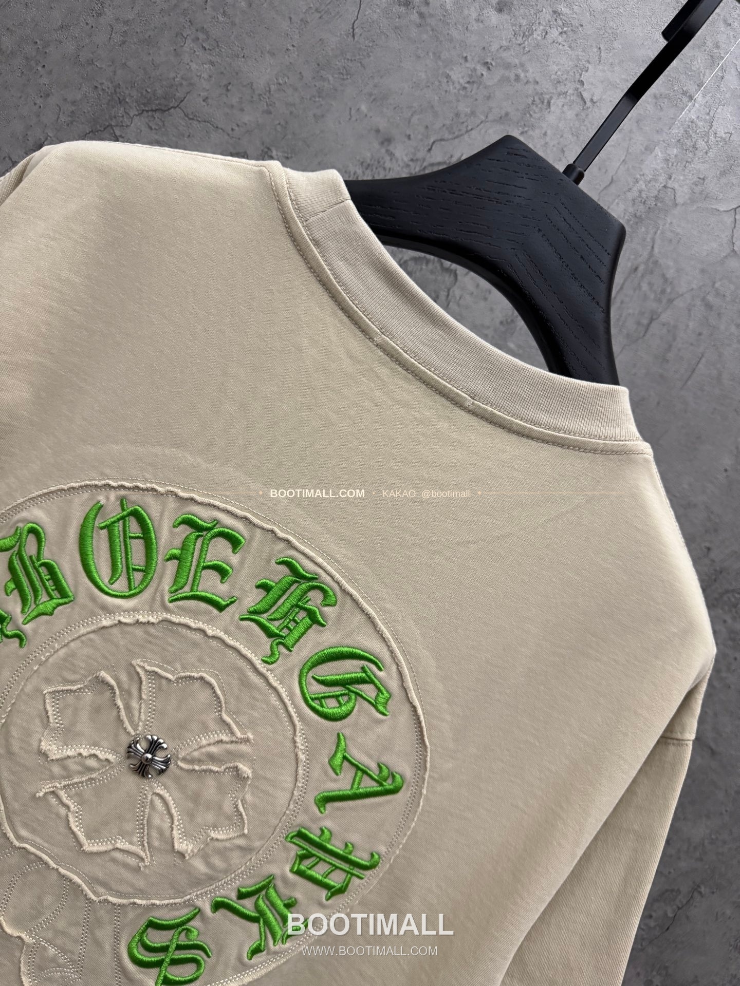 크롬하츠 2026SS 헤비코튼 패치자수 루즈핏 반팔 티셔츠 Chrome Hearts 2026 SS Heavy Cotton Patch Embroidery Loose Fit Short Sleeve T-Shirt 26-2023 4