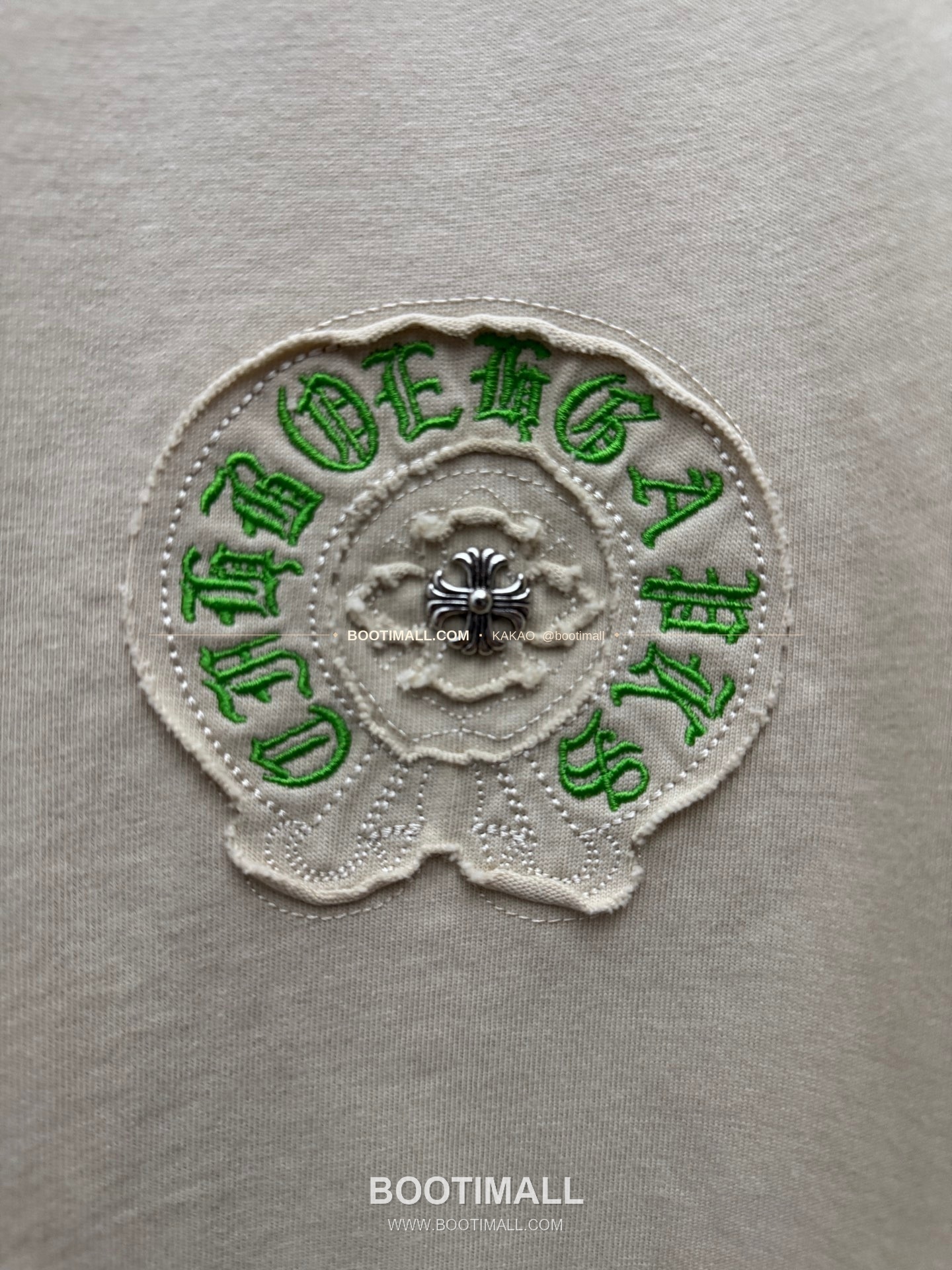 크롬하츠 2026SS 헤비코튼 패치자수 루즈핏 반팔 티셔츠 Chrome Hearts 2026 SS Heavy Cotton Patch Embroidery Loose Fit Short Sleeve T-Shirt 26-2023 6