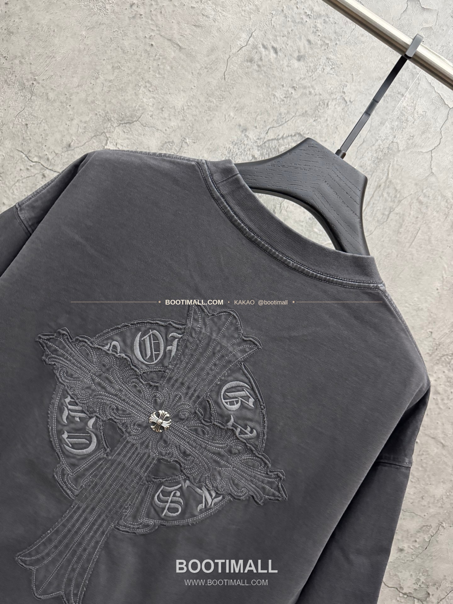 크롬하츠 2026SS 헤비코튼 패치자수 루즈핏 반팔 티셔츠 Chrome Hearts 2026 SS Heavy Cotton Patch Embroidery Loose Fit Short Sleeve T-Shirt 26-2006 4