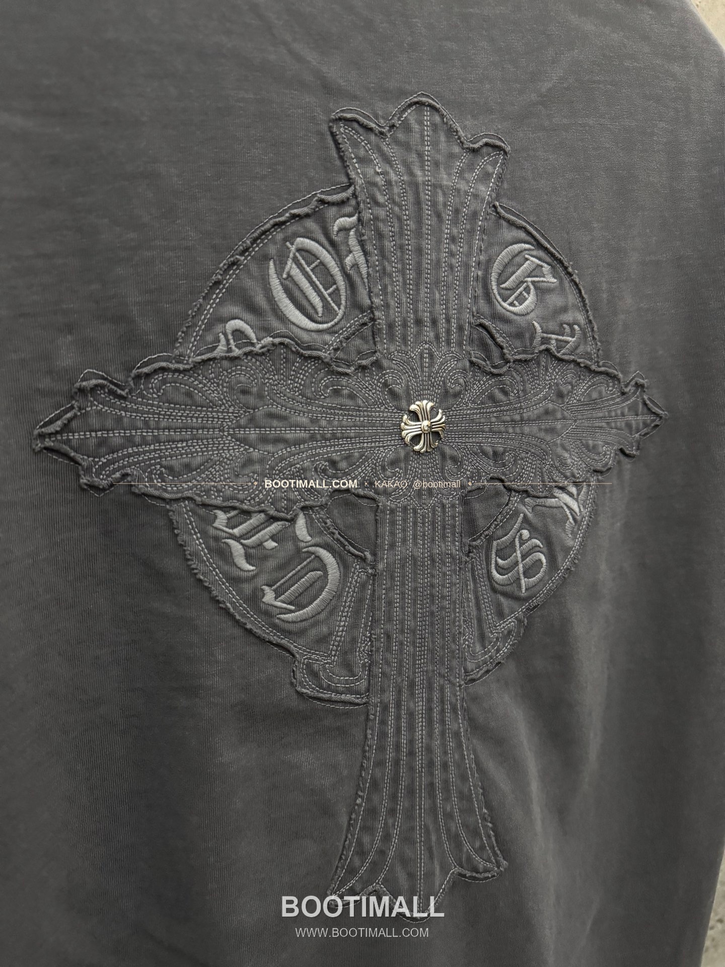 크롬하츠 2026SS 헤비코튼 패치자수 루즈핏 반팔 티셔츠 Chrome Hearts 2026 SS Heavy Cotton Patch Embroidery Loose Fit Short Sleeve T-Shirt 26-2006 8