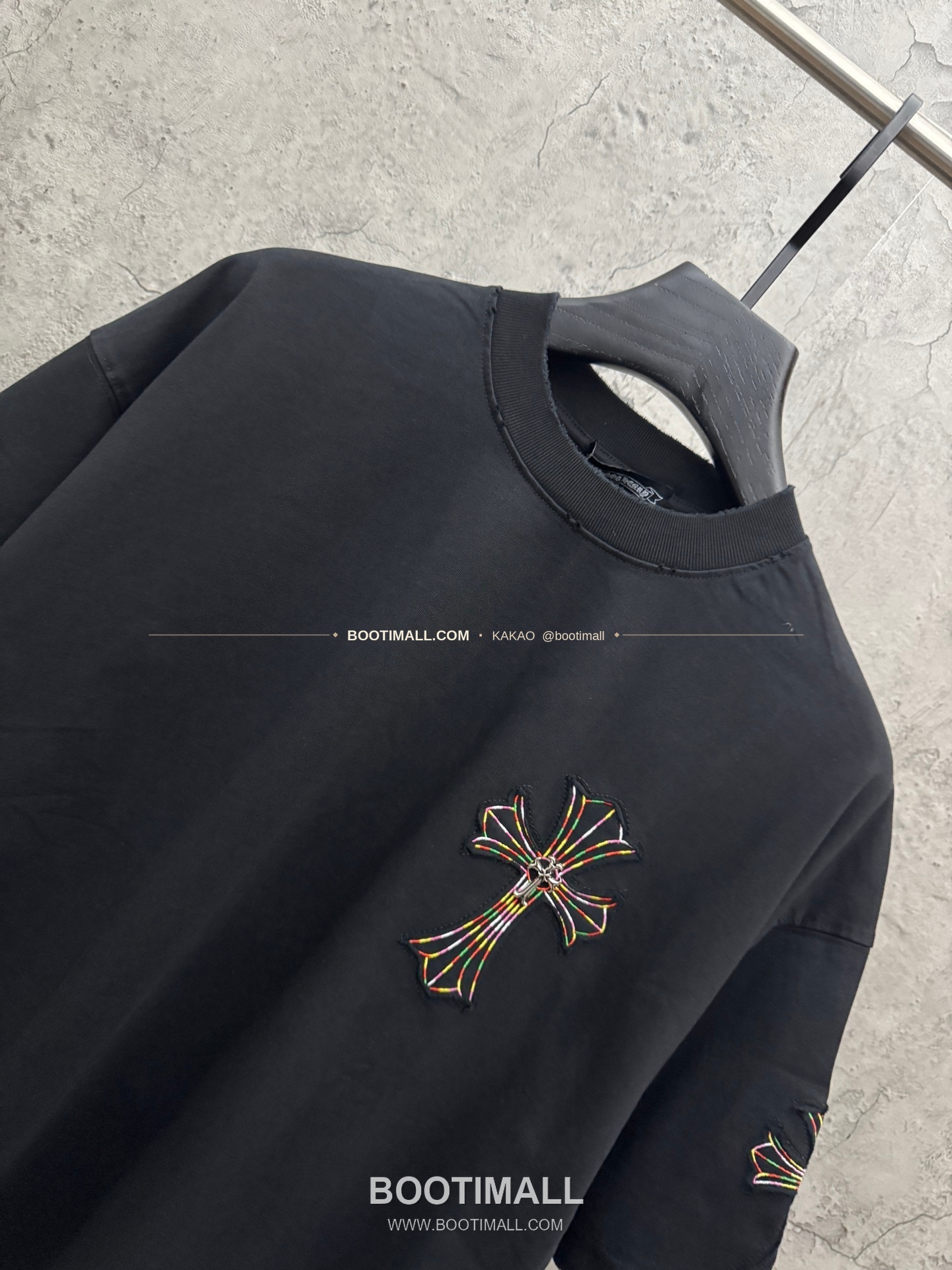 크롬하츠 2026SS 헤비코튼 멀티컬러자수 패치 루즈핏 반팔 티셔츠 Chrome Hearts 2026 SS Heavy Cotton Multicolor Embroidery Patch Loose Fit Short Sleeve T-Shirt 5223 3