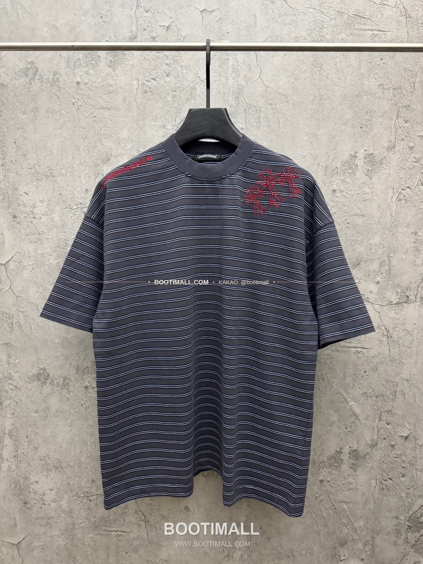 크롬하츠 2026SS 헤비코튼 스트라이프 패치자수 루즈핏 반팔 티셔츠 Chrome Hearts 2026 SS Heavy Cotton Stripe Patch Embroidery Loose Fit Short Sleeve T-Shirt 5213 1