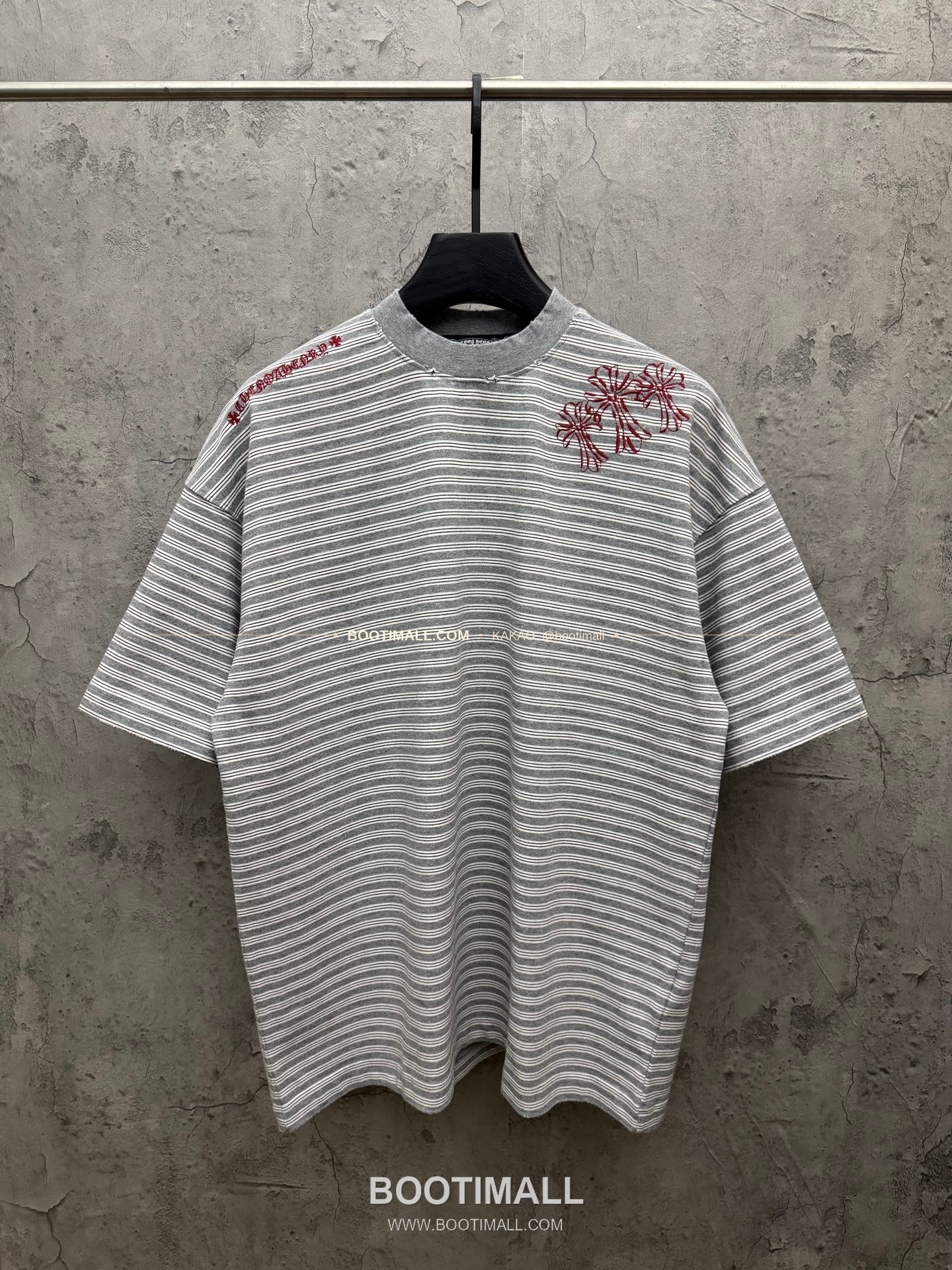크롬하츠 2026SS 헤비코튼 스트라이프 패치자수 루즈핏 반팔 티셔츠 Chrome Hearts 2026 SS Heavy Cotton Stripe Patch Embroidery Loose Fit Short Sleeve T-Shirt 5213 1