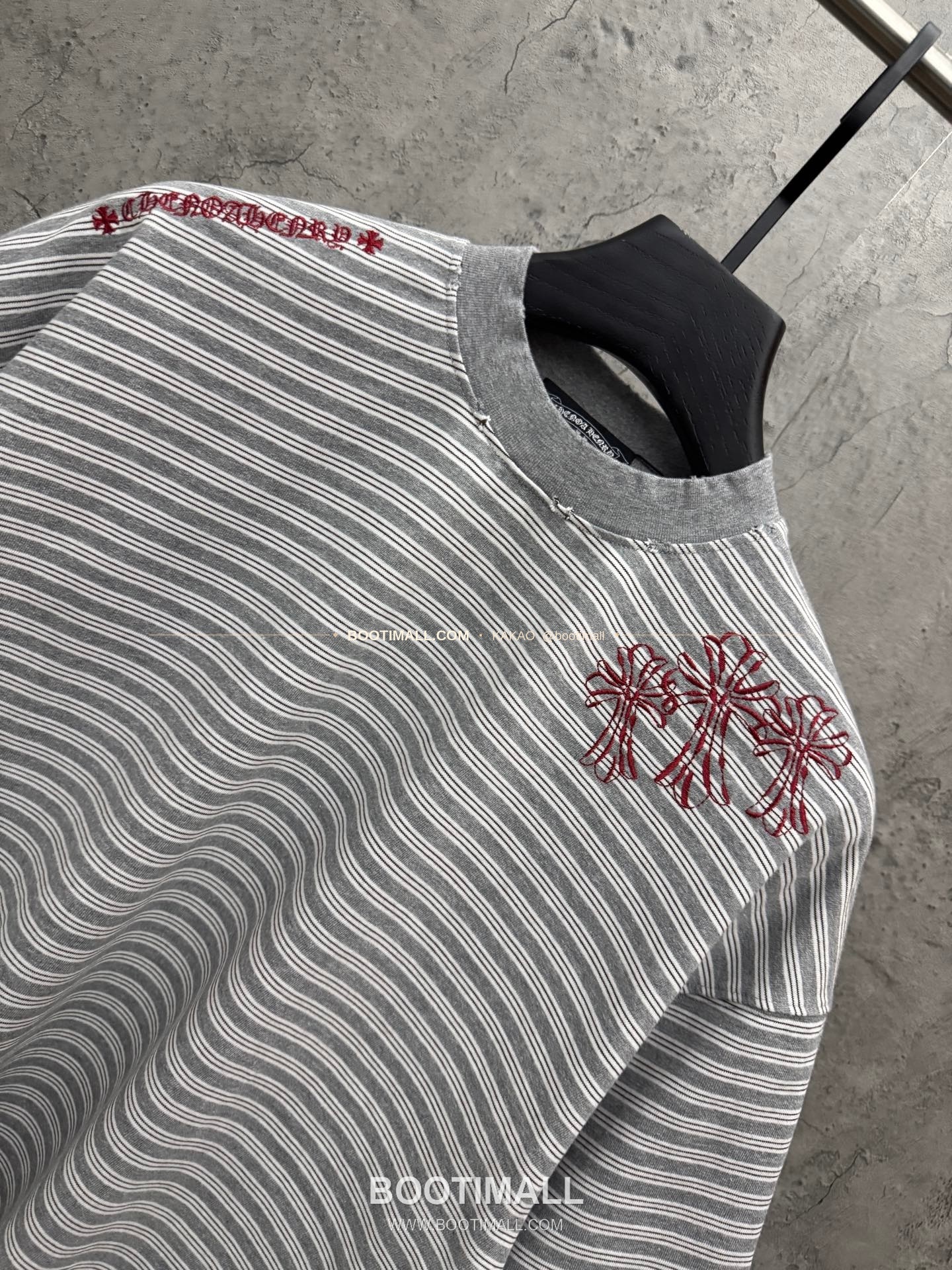 크롬하츠 2026SS 헤비코튼 스트라이프 패치자수 루즈핏 반팔 티셔츠 Chrome Hearts 2026 SS Heavy Cotton Stripe Patch Embroidery Loose Fit Short Sleeve T-Shirt 5213 3