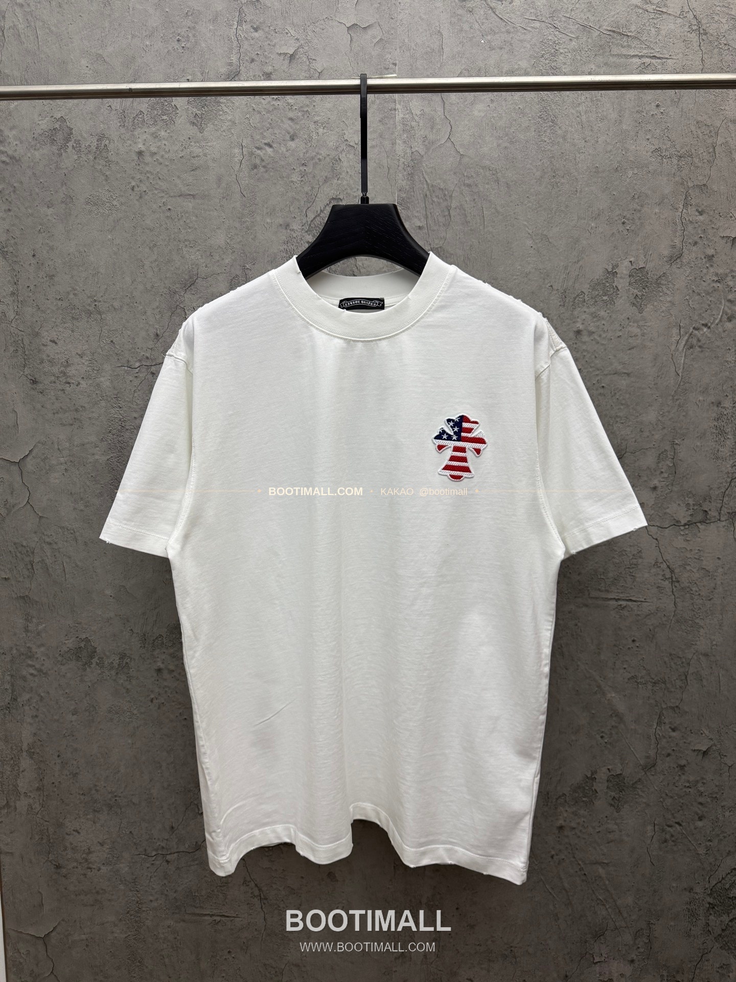 크롬하츠 2026SS 헤비코튼 3D홀자수 크로스 루즈핏 반팔 티셔츠 Chrome Hearts 2026 SS Heavy Cotton 3D Hollow Embroidery Cross Loose Fit Short Sleeve T-Shirt 9615 1