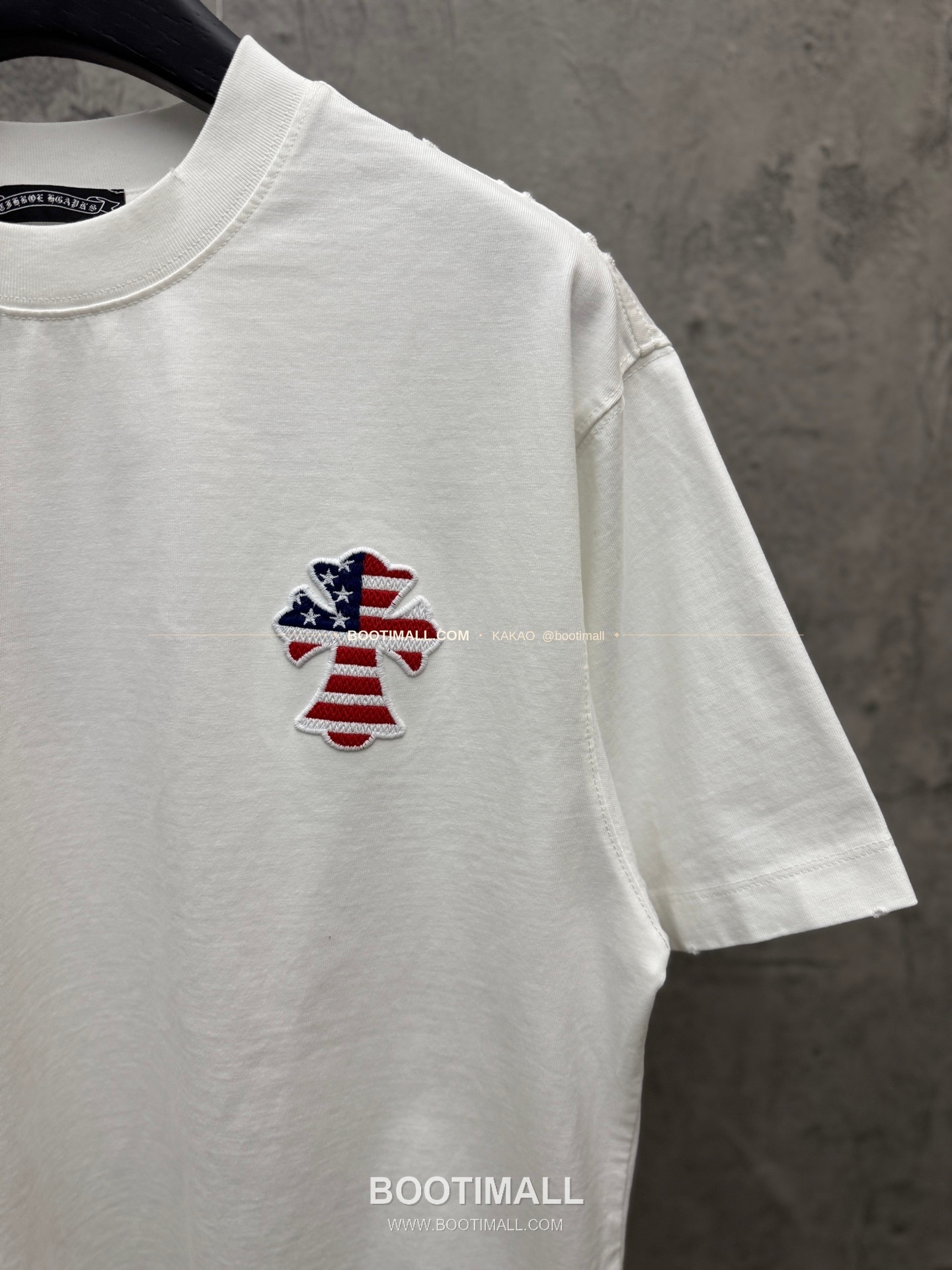 크롬하츠 2026SS 헤비코튼 3D홀자수 크로스 루즈핏 반팔 티셔츠 Chrome Hearts 2026 SS Heavy Cotton 3D Hollow Embroidery Cross Loose Fit Short Sleeve T-Shirt 9615 5