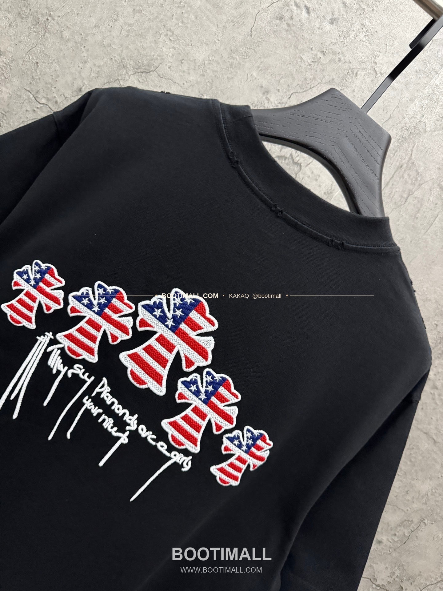 크롬하츠 2026SS 헤비코튼 3D홀자수 크로스 루즈핏 반팔 티셔츠 Chrome Hearts 2026 SS Heavy Cotton 3D Hollow Embroidery Cross Loose Fit Short Sleeve T-Shirt 9615 4