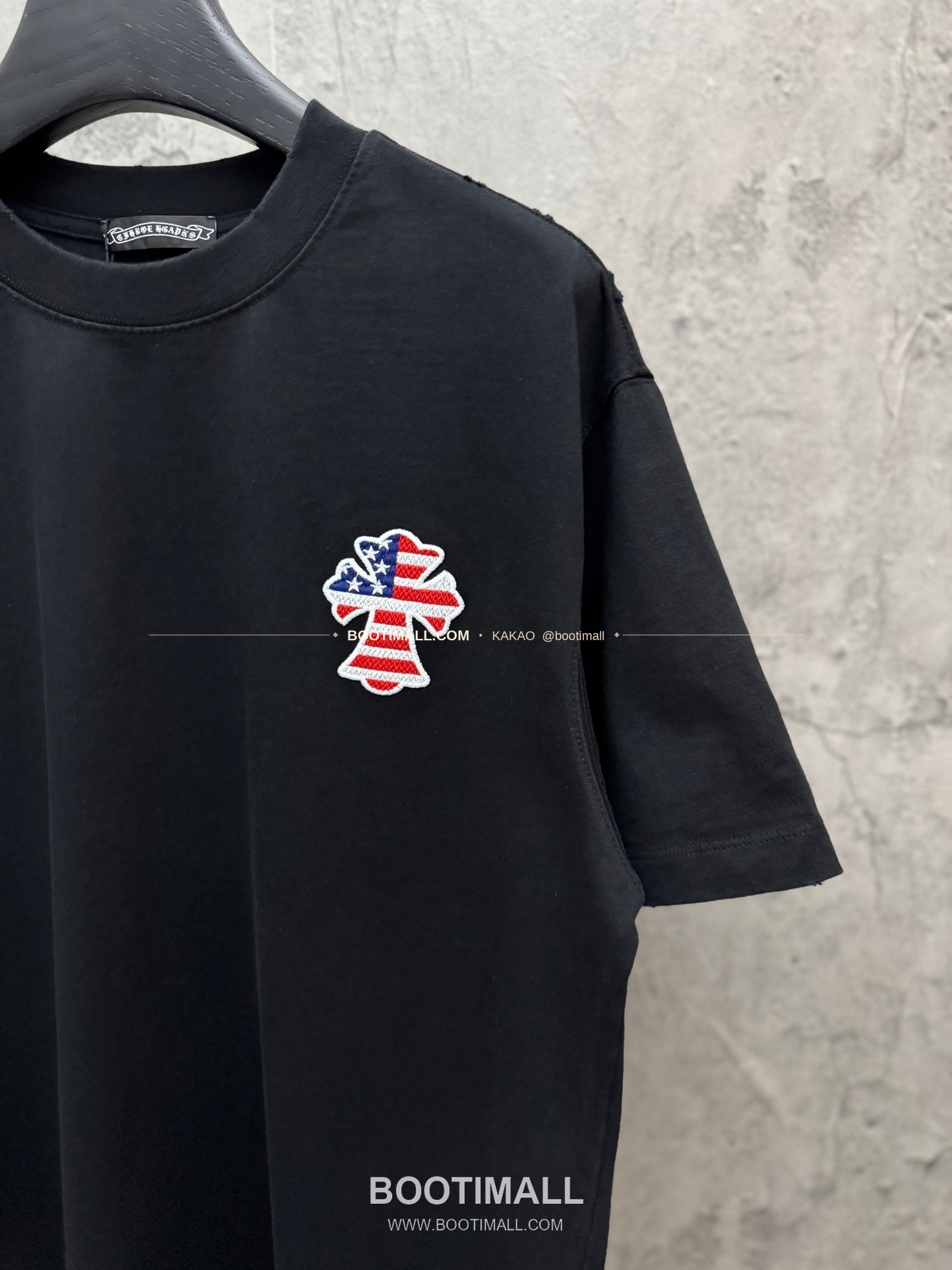크롬하츠 2026SS 헤비코튼 3D홀자수 크로스 루즈핏 반팔 티셔츠 Chrome Hearts 2026 SS Heavy Cotton 3D Hollow Embroidery Cross Loose Fit Short Sleeve T-Shirt 9615 5