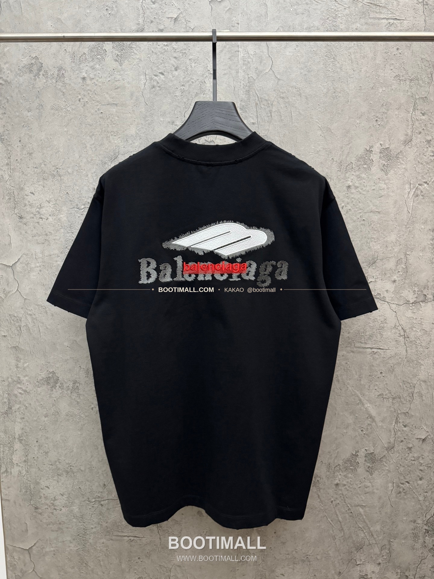 발렌시아가 2026SS 헤비코튼 3D레이어자수 루즈핏 반팔 티셔츠 Balenciaga 2026 SS Heavy Cotton 3D Layered Embroidery Loose Fit Short Sleeve T-Shirt 8608 2