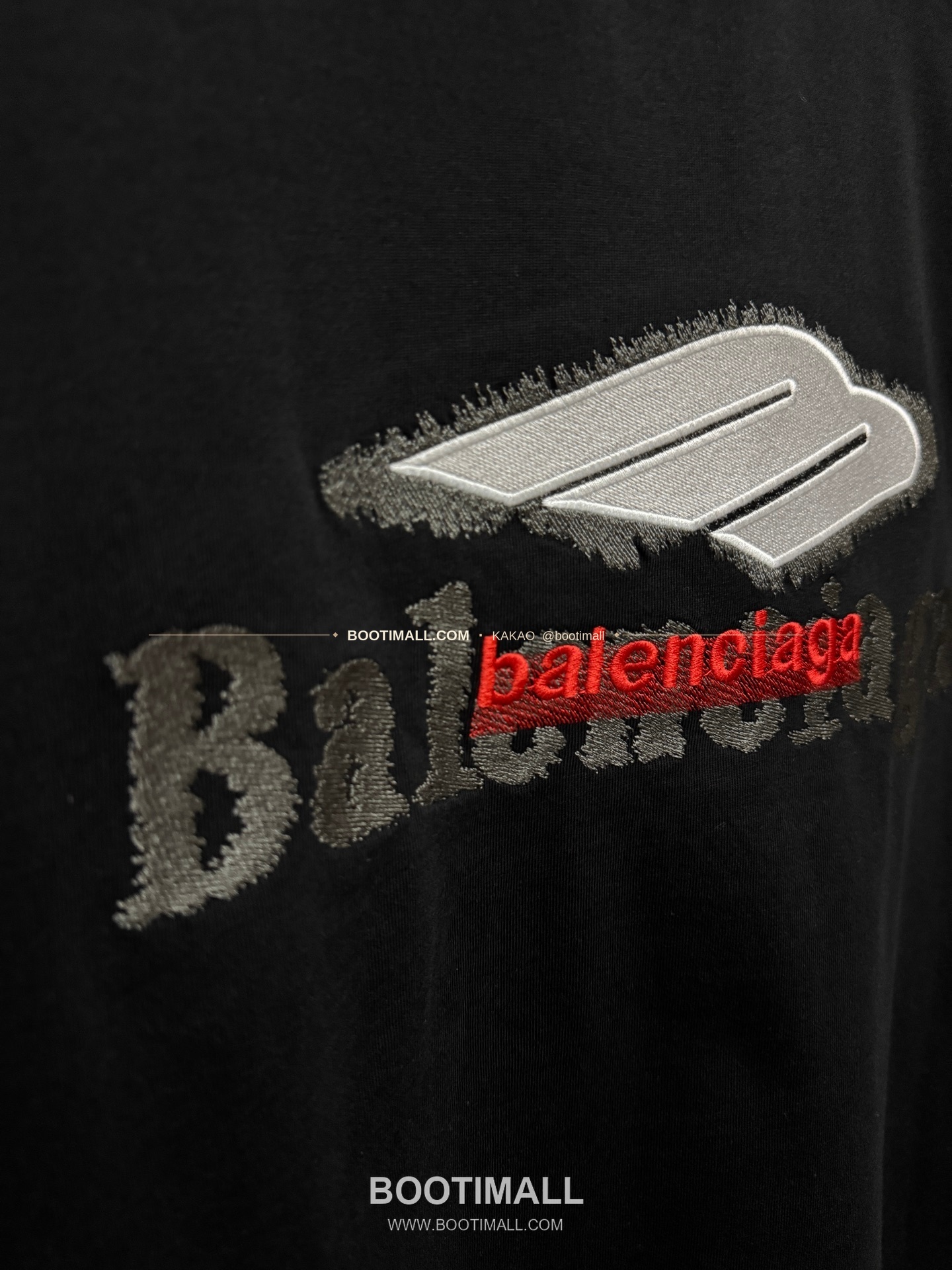 발렌시아가 2026SS 헤비코튼 3D레이어자수 루즈핏 반팔 티셔츠 Balenciaga 2026 SS Heavy Cotton 3D Layered Embroidery Loose Fit Short Sleeve T-Shirt 8608 8