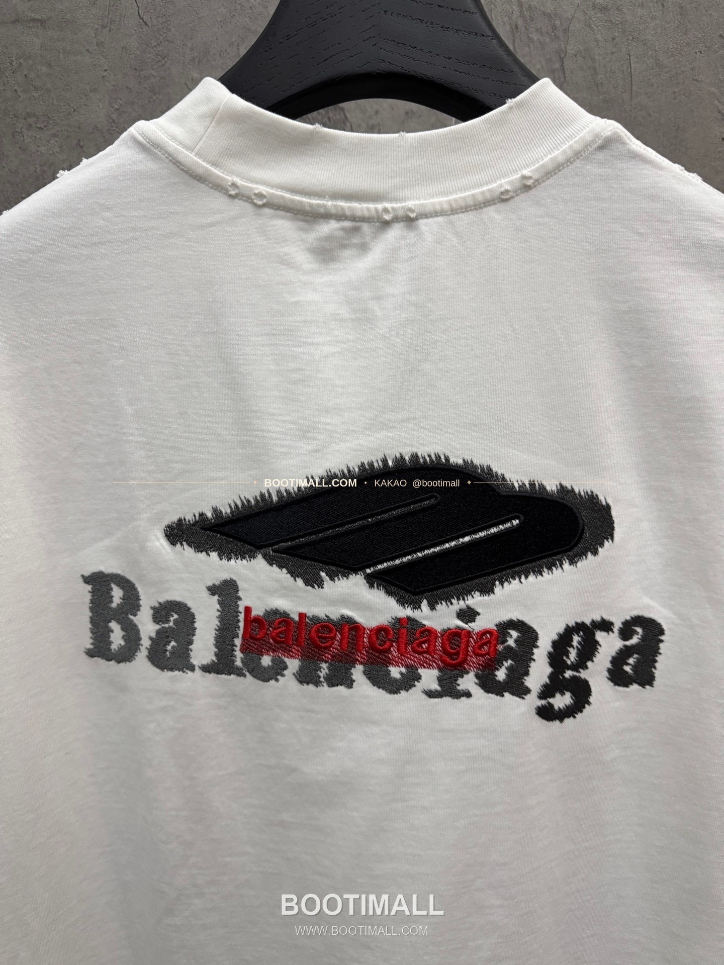 발렌시아가 2026SS 헤비코튼 3D레이어자수 루즈핏 반팔 티셔츠 Balenciaga 2026 SS Heavy Cotton 3D Layered Embroidery Loose Fit Short Sleeve T-Shirt 8608 7