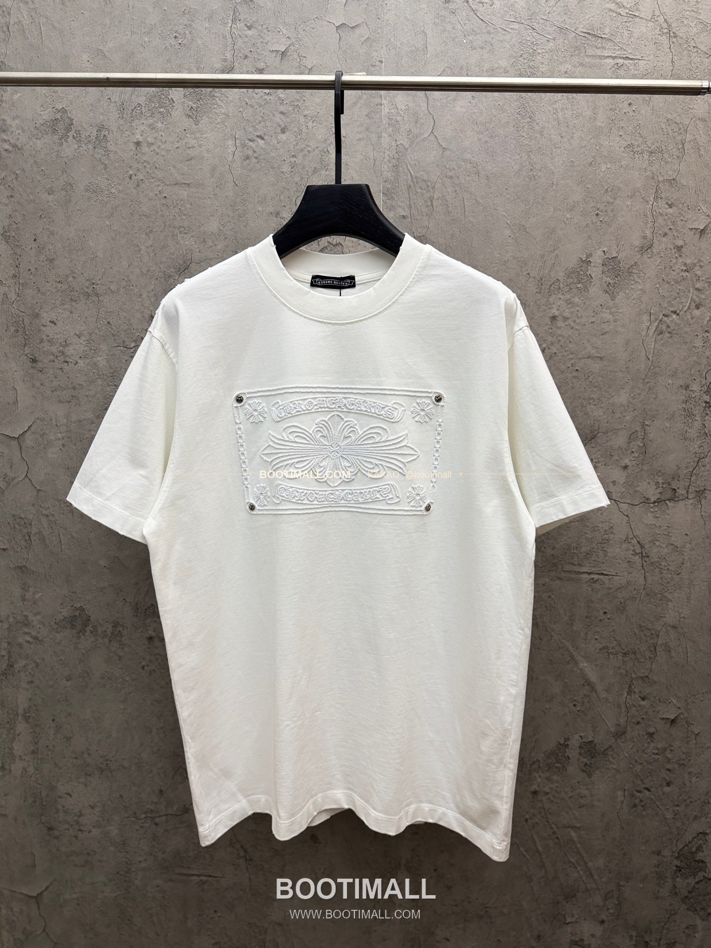 크롬하츠 2026SS 헤비코튼 아치크로스 3D홀자수 루즈핏 반팔 티셔츠 Chrome Hearts 2026 SS Heavy Cotton Arch Cross 3D Hollow Embroidery Loose Fit Short Sleeve T-Shirt 9616 1