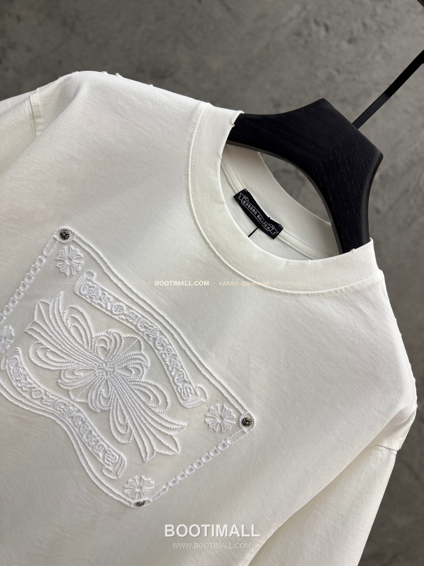 크롬하츠 2026SS 헤비코튼 아치크로스 3D홀자수 루즈핏 반팔 티셔츠 Chrome Hearts 2026 SS Heavy Cotton Arch Cross 3D Hollow Embroidery Loose Fit Short Sleeve T-Shirt 9616 3