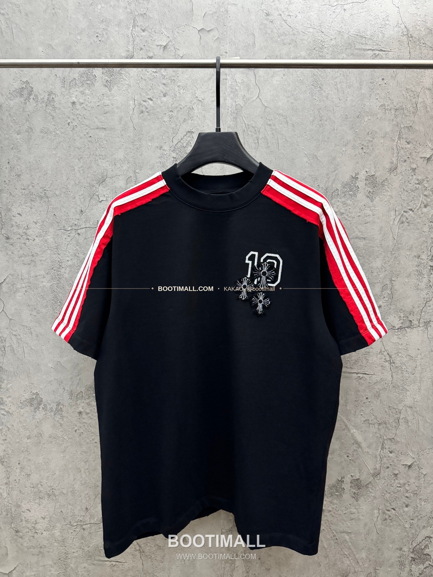 크롬하츠 2026SS 헤비코튼 크로스패치자수 컬러블록 루즈핏 반팔 티셔츠 Chrome Hearts 2026 SS Heavy Cotton Cross Patch Embroidery Color Block Loose Fit Short Sleeve T-Shirt 9609 1