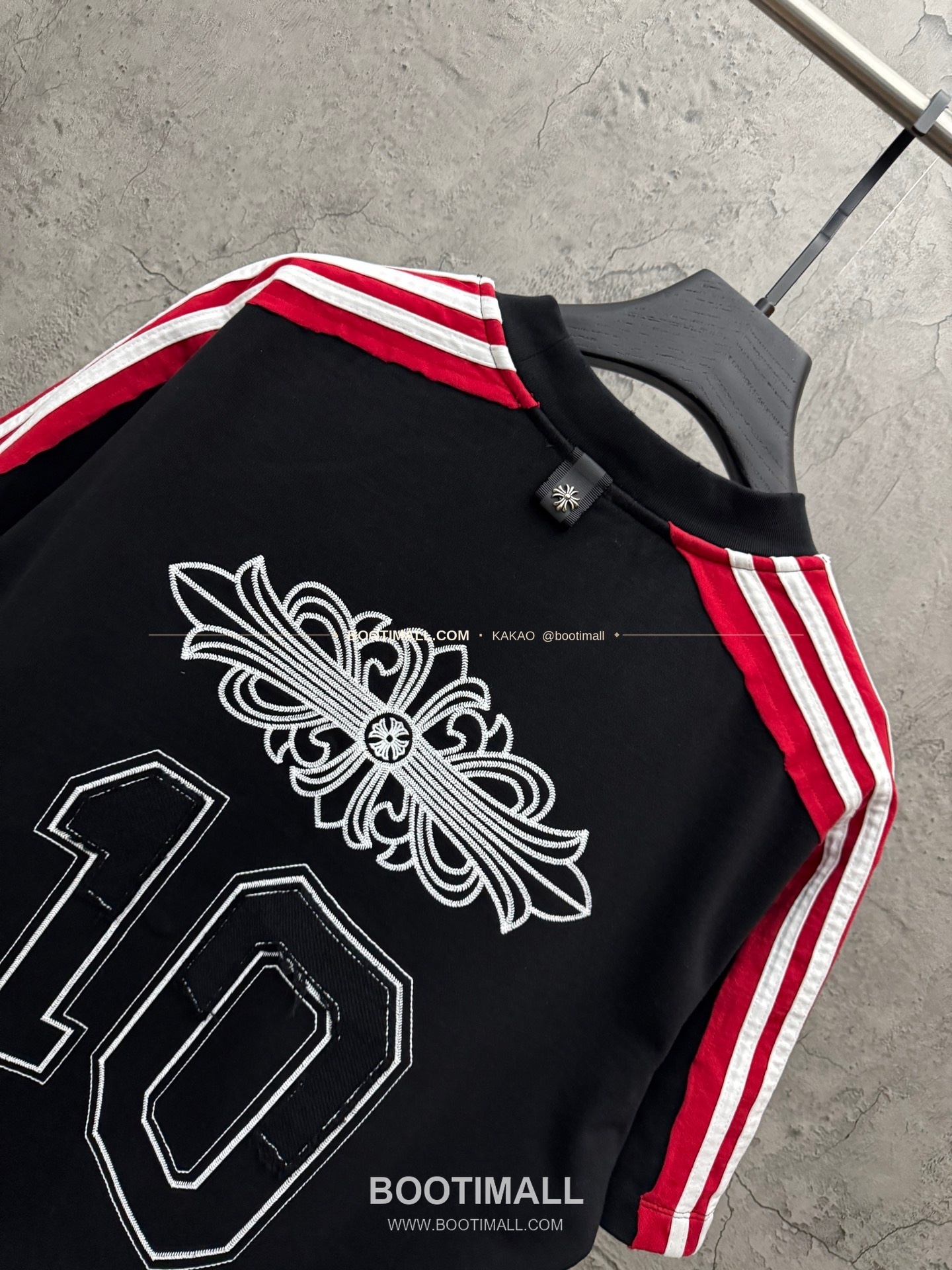 크롬하츠 2026SS 헤비코튼 크로스패치자수 컬러블록 루즈핏 반팔 티셔츠 Chrome Hearts 2026 SS Heavy Cotton Cross Patch Embroidery Color Block Loose Fit Short Sleeve T-Shirt 9609 4