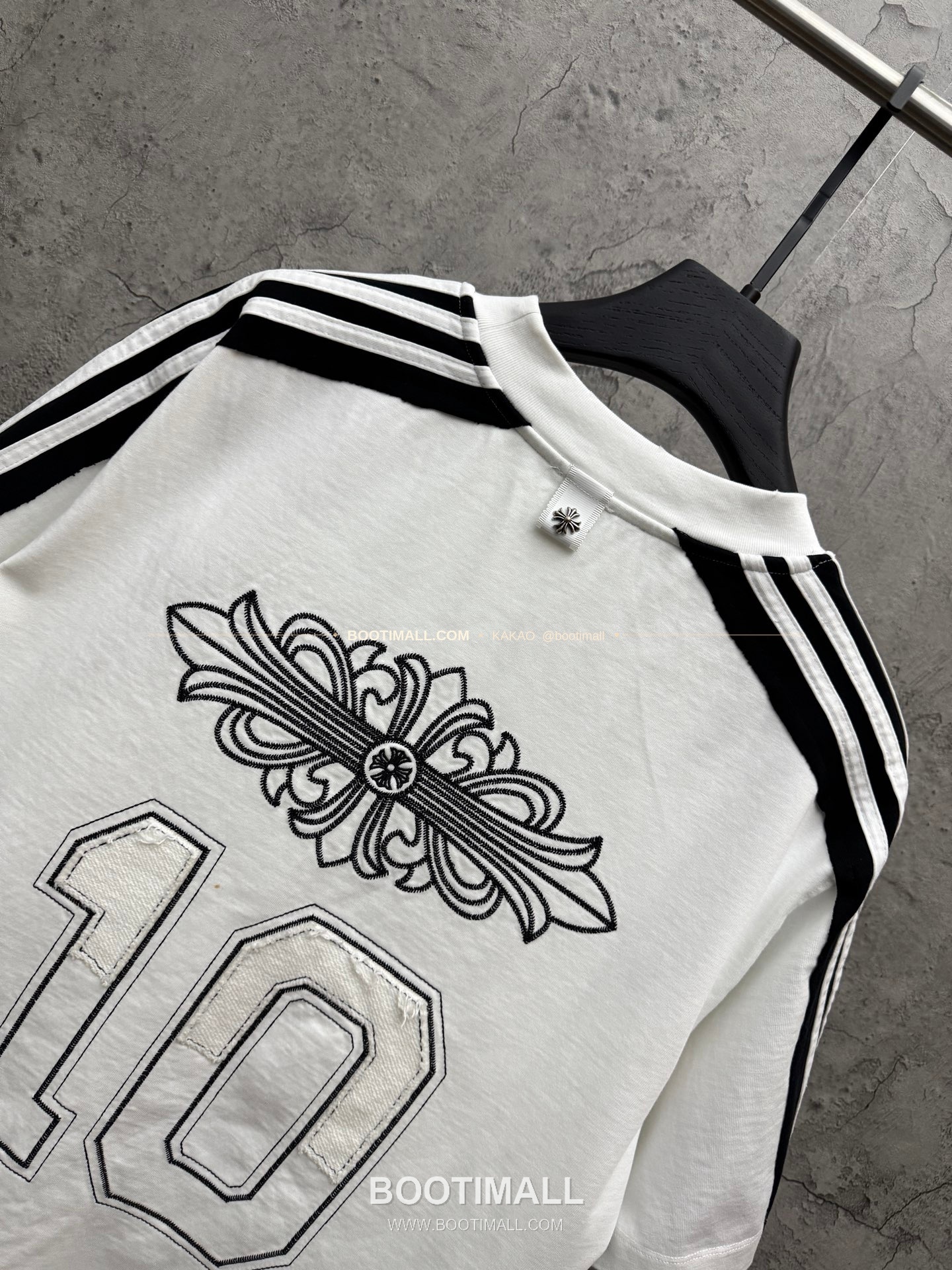 크롬하츠 2026SS 헤비코튼 크로스패치자수 컬러블록 루즈핏 반팔 티셔츠 Chrome Hearts 2026 SS Heavy Cotton Cross Patch Embroidery Color Block Loose Fit Short Sleeve T-Shirt 9609 4