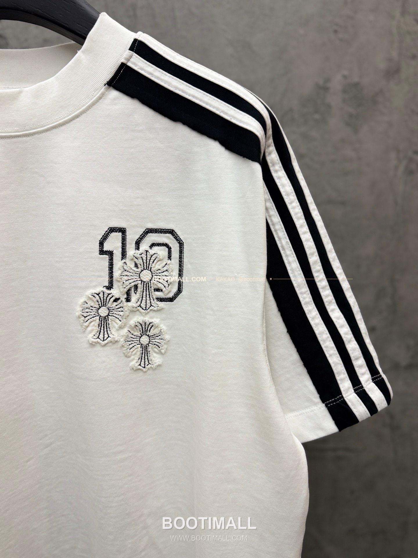 크롬하츠 2026SS 헤비코튼 크로스패치자수 컬러블록 루즈핏 반팔 티셔츠 Chrome Hearts 2026 SS Heavy Cotton Cross Patch Embroidery Color Block Loose Fit Short Sleeve T-Shirt 9609 5