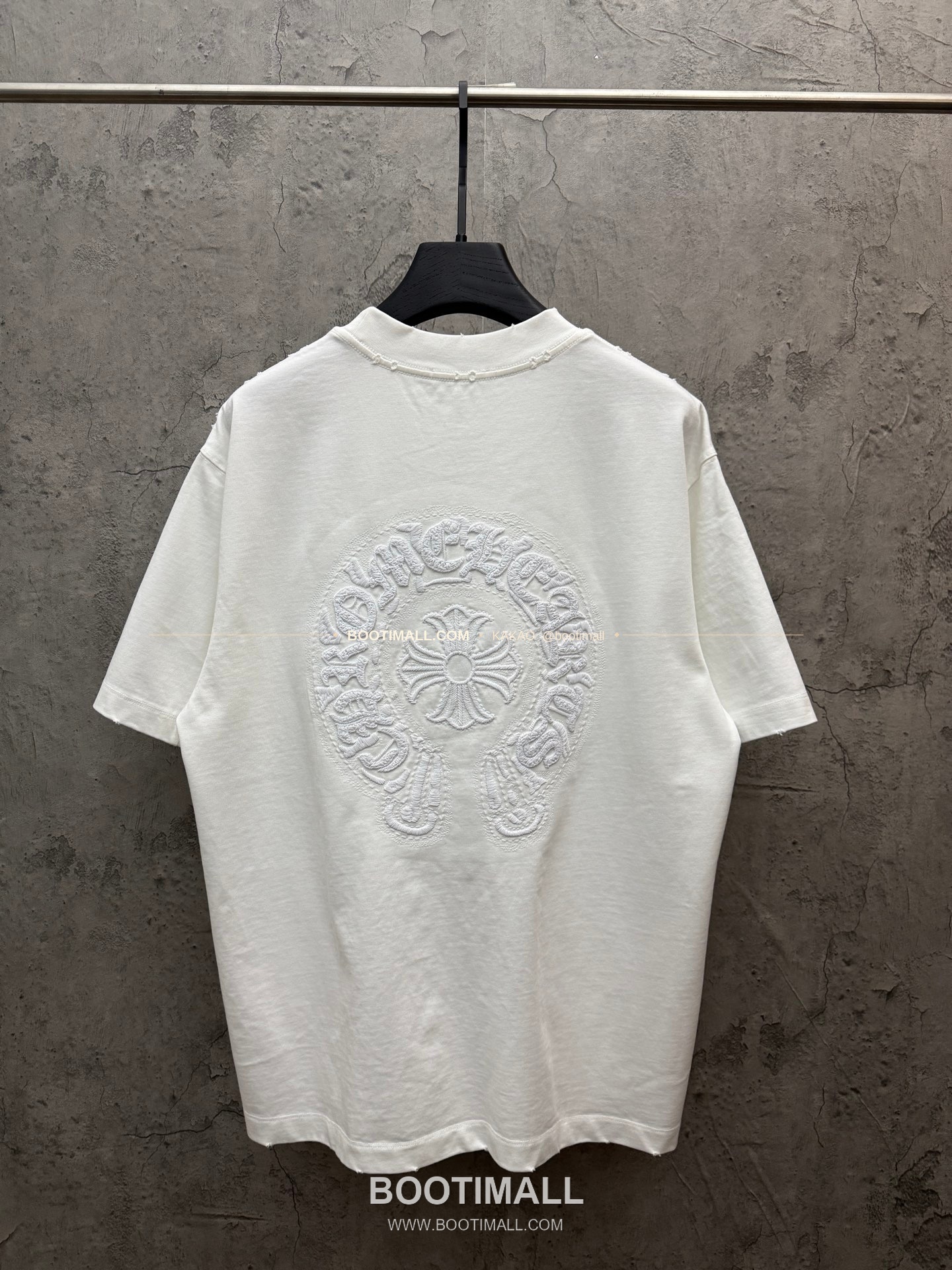 크롬하츠 2026SS 헤비코튼 UV변색 호스슈 3D홀자수 루즈핏 반팔 티셔츠 Chrome Hearts 2026 SS Heavy Cotton UV Color Changing Horseshoe 3D Hollow Embroidery Loose Fit Short Sleeve T-Shirt 9606 2