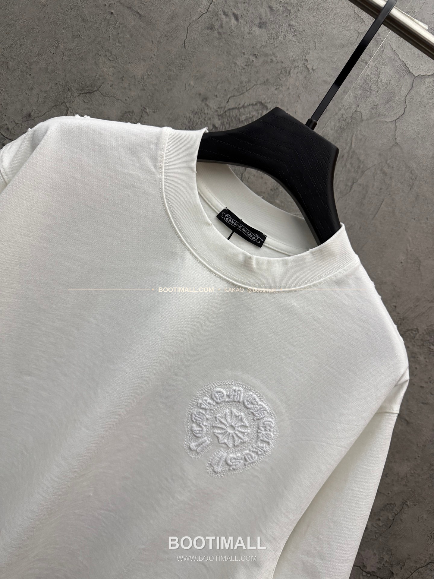 크롬하츠 2026SS 헤비코튼 UV변색 호스슈 3D홀자수 루즈핏 반팔 티셔츠 Chrome Hearts 2026 SS Heavy Cotton UV Color Changing Horseshoe 3D Hollow Embroidery Loose Fit Short Sleeve T-Shirt 9606 3