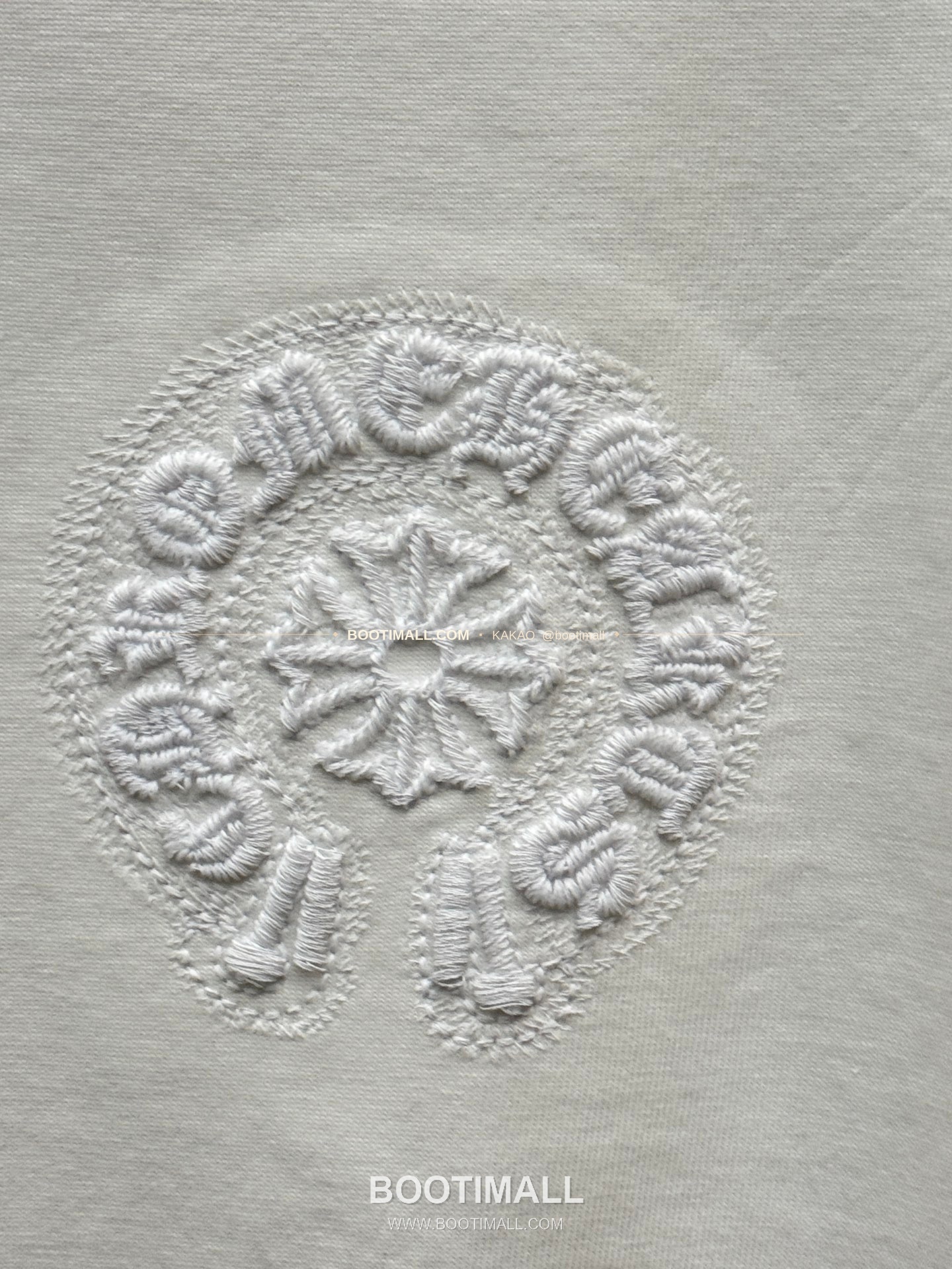 크롬하츠 2026SS 헤비코튼 UV변색 호스슈 3D홀자수 루즈핏 반팔 티셔츠 Chrome Hearts 2026 SS Heavy Cotton UV Color Changing Horseshoe 3D Hollow Embroidery Loose Fit Short Sleeve T-Shirt 9606 6