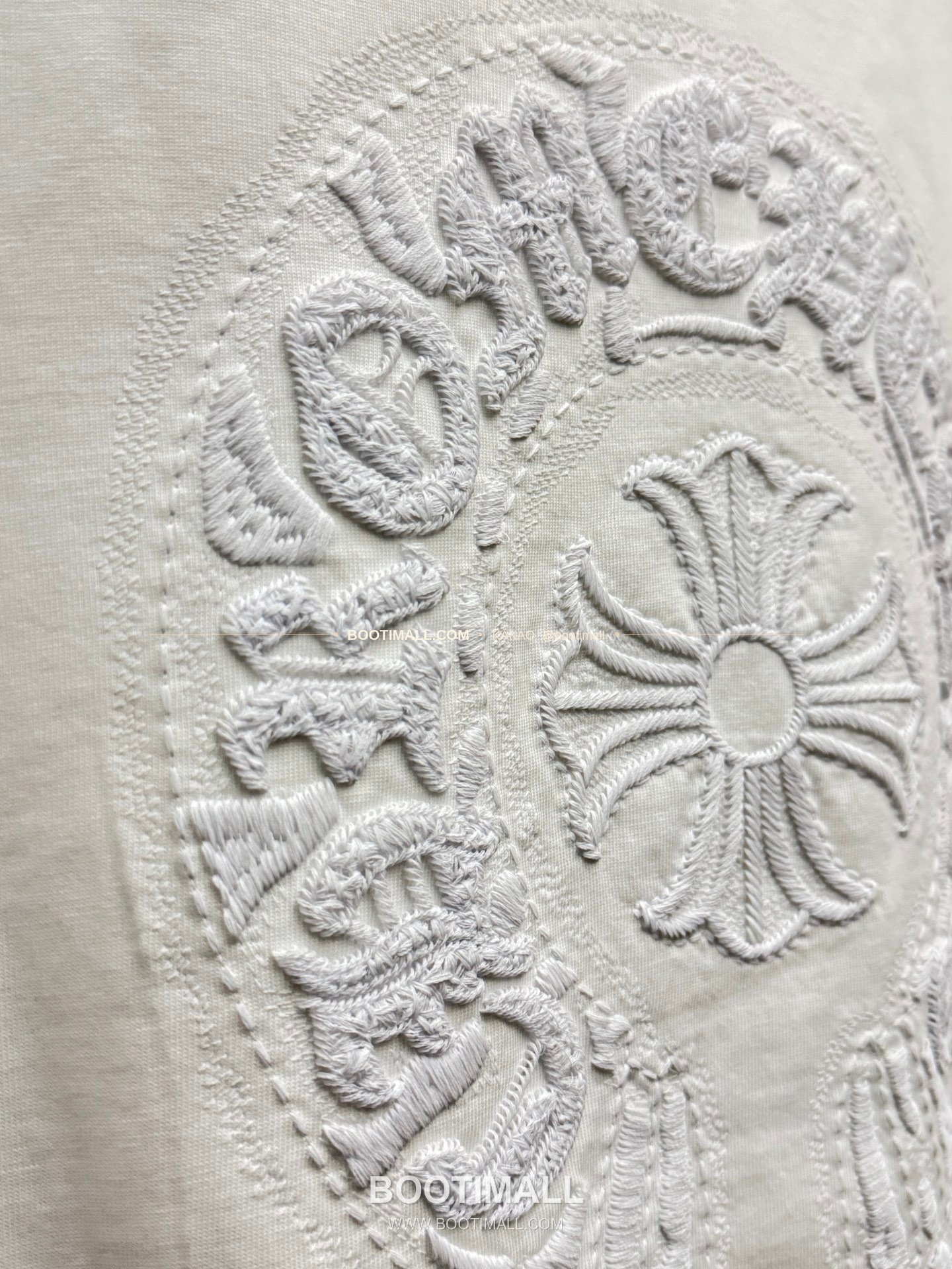 크롬하츠 2026SS 헤비코튼 UV변색 호스슈 3D홀자수 루즈핏 반팔 티셔츠 Chrome Hearts 2026 SS Heavy Cotton UV Color Changing Horseshoe 3D Hollow Embroidery Loose Fit Short Sleeve T-Shirt 9606 8