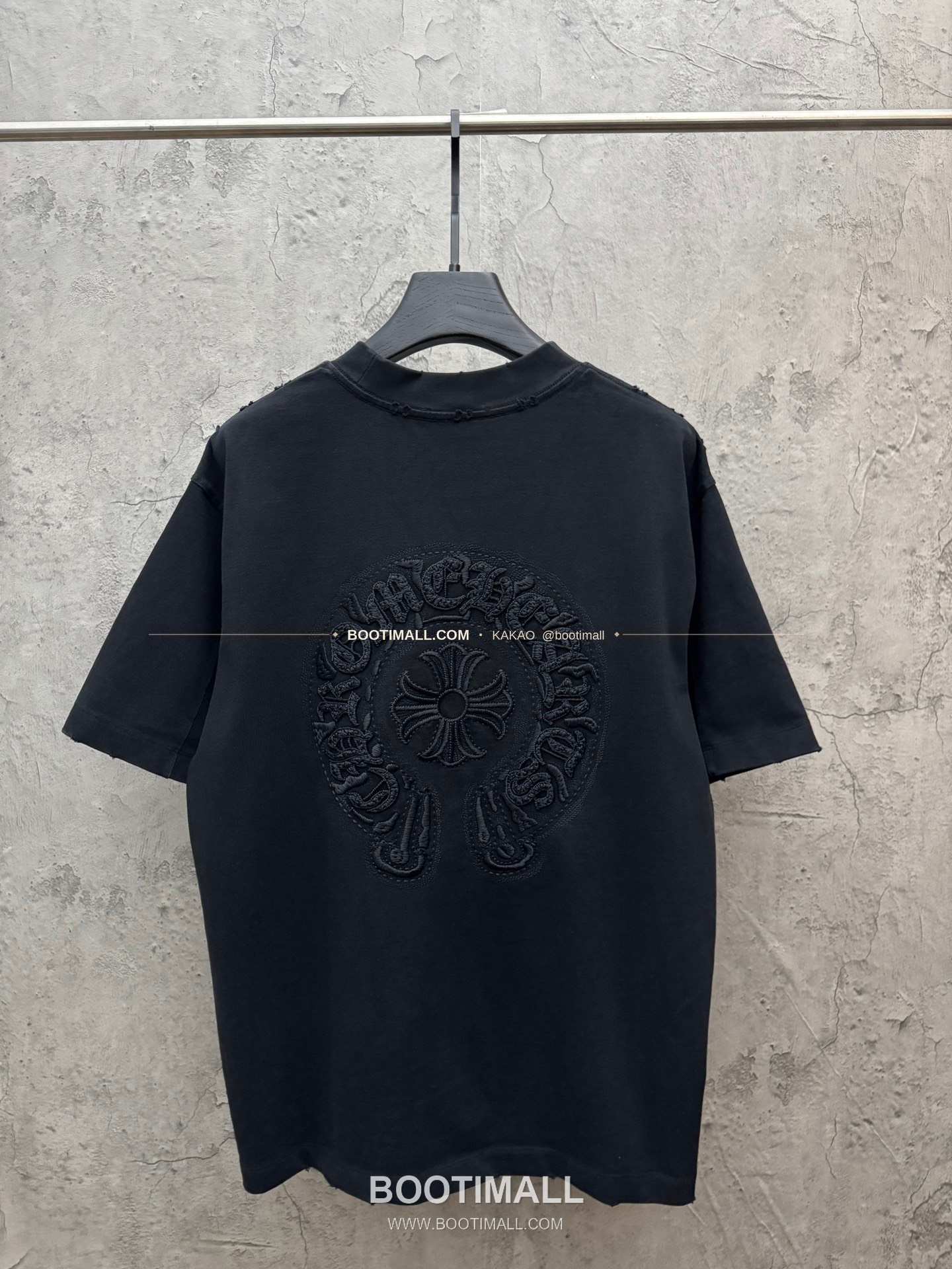 크롬하츠 2026SS 헤비코튼 UV변색 호스슈 3D홀자수 루즈핏 반팔 티셔츠 Chrome Hearts 2026 SS Heavy Cotton UV Color Changing Horseshoe 3D Hollow Embroidery Loose Fit Short Sleeve T-Shirt 9606 2
