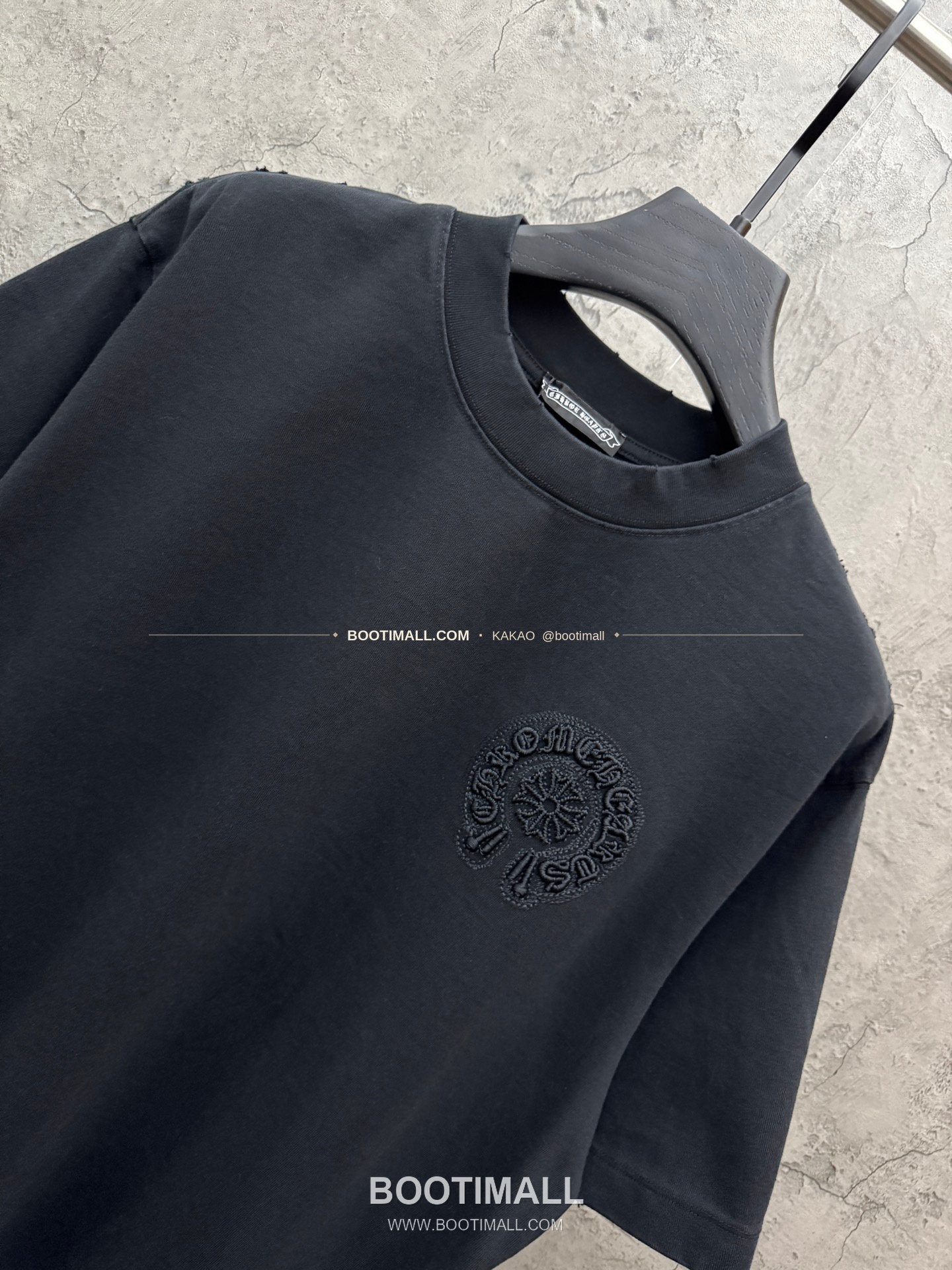 크롬하츠 2026SS 헤비코튼 UV변색 호스슈 3D홀자수 루즈핏 반팔 티셔츠 Chrome Hearts 2026 SS Heavy Cotton UV Color Changing Horseshoe 3D Hollow Embroidery Loose Fit Short Sleeve T-Shirt 9606 3