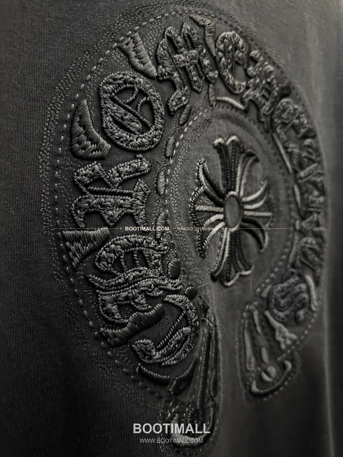 크롬하츠 2026SS 헤비코튼 UV변색 호스슈 3D홀자수 루즈핏 반팔 티셔츠 Chrome Hearts 2026 SS Heavy Cotton UV Color Changing Horseshoe 3D Hollow Embroidery Loose Fit Short Sleeve T-Shirt 9606 8