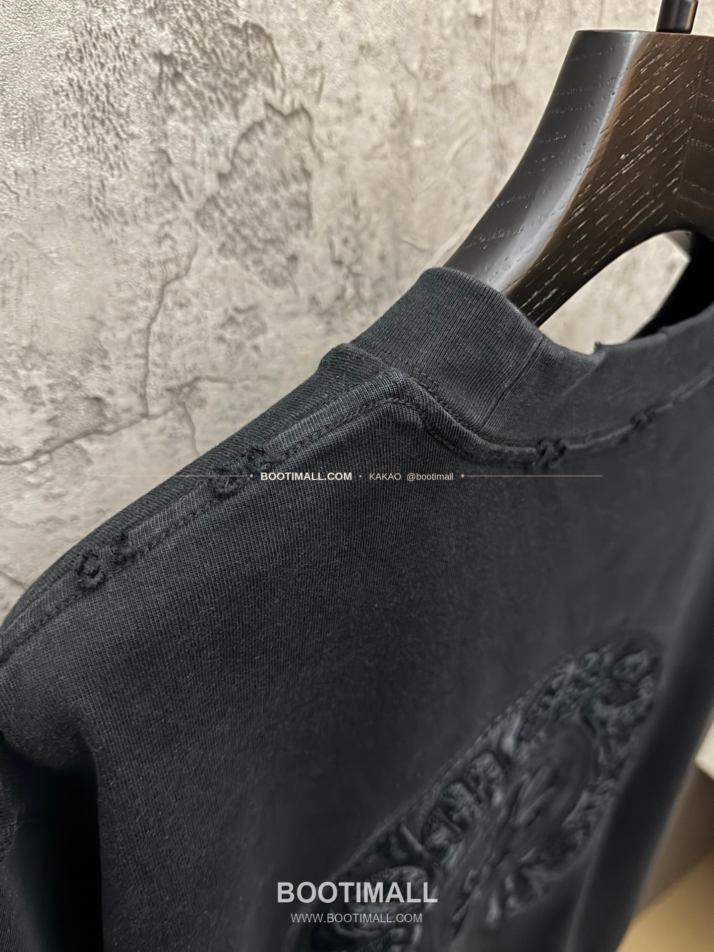 크롬하츠 2026SS 헤비코튼 UV변색 호스슈 3D홀자수 루즈핏 반팔 티셔츠 Chrome Hearts 2026 SS Heavy Cotton UV Color Changing Horseshoe 3D Hollow Embroidery Loose Fit Short Sleeve T-Shirt 9606 9