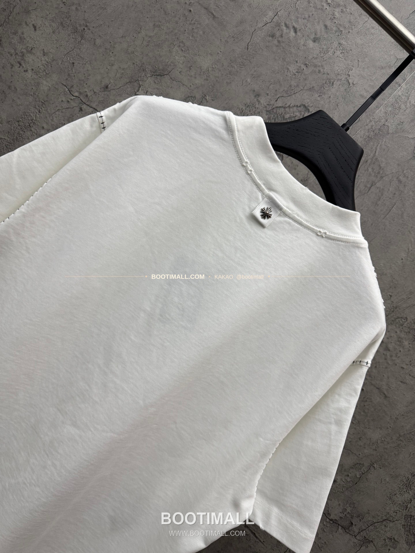 크롬하츠 2026SS 헤비코튼 호스슈자수 아일렛디테일 루즈핏 반팔 티셔츠 Chrome Hearts 2026 SS Heavy Cotton Horseshoe Embroidery Eyelet Detail Loose Fit Short Sleeve T-Shirt 9601 4