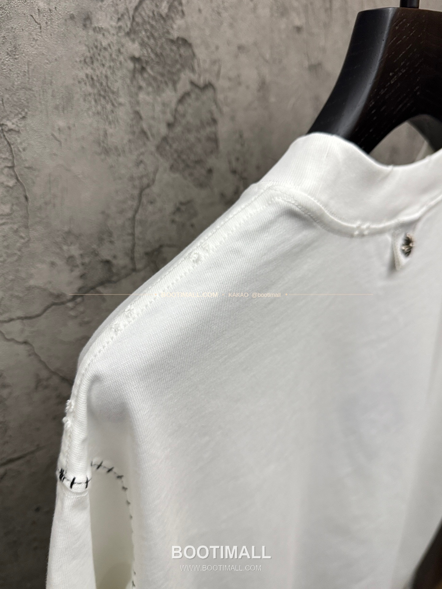 크롬하츠 2026SS 헤비코튼 호스슈자수 아일렛디테일 루즈핏 반팔 티셔츠 Chrome Hearts 2026 SS Heavy Cotton Horseshoe Embroidery Eyelet Detail Loose Fit Short Sleeve T-Shirt 9601 10