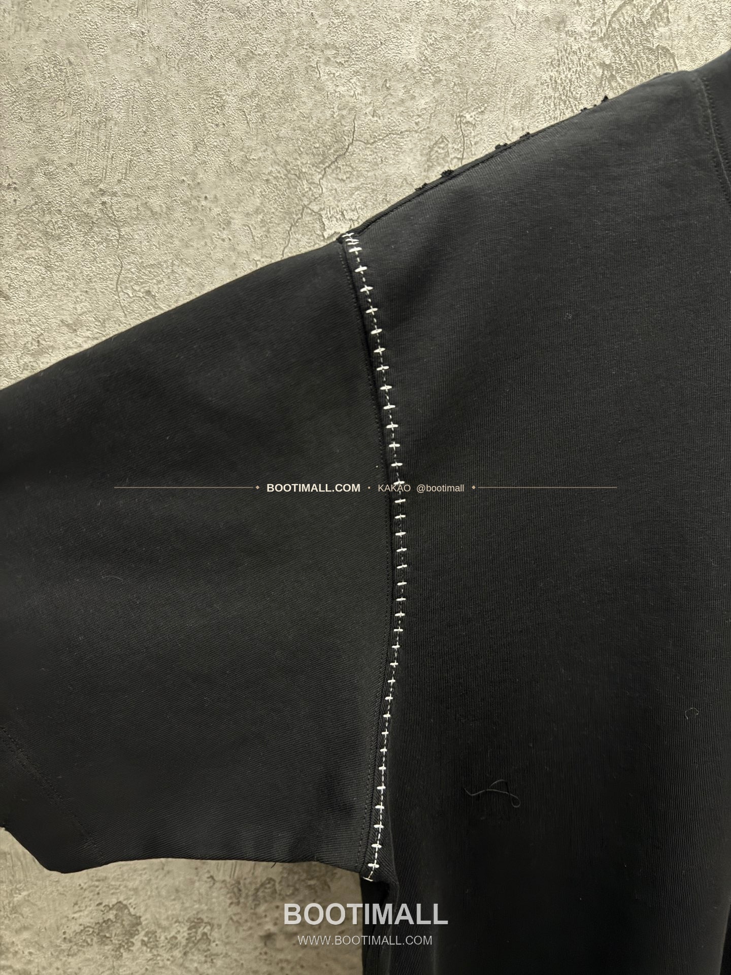 크롬하츠 2026SS 헤비코튼 호스슈자수 아일렛디테일 루즈핏 반팔 티셔츠 Chrome Hearts 2026 SS Heavy Cotton Horseshoe Embroidery Eyelet Detail Loose Fit Short Sleeve T-Shirt 9601 5