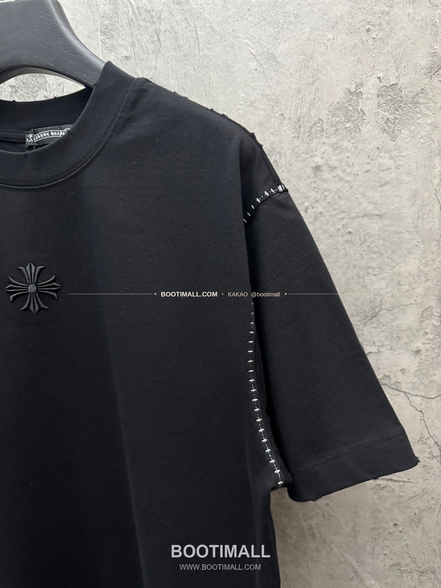 크롬하츠 2026SS 헤비코튼 호스슈자수 아일렛디테일 루즈핏 반팔 티셔츠 Chrome Hearts 2026 SS Heavy Cotton Horseshoe Embroidery Eyelet Detail Loose Fit Short Sleeve T-Shirt 9601 7