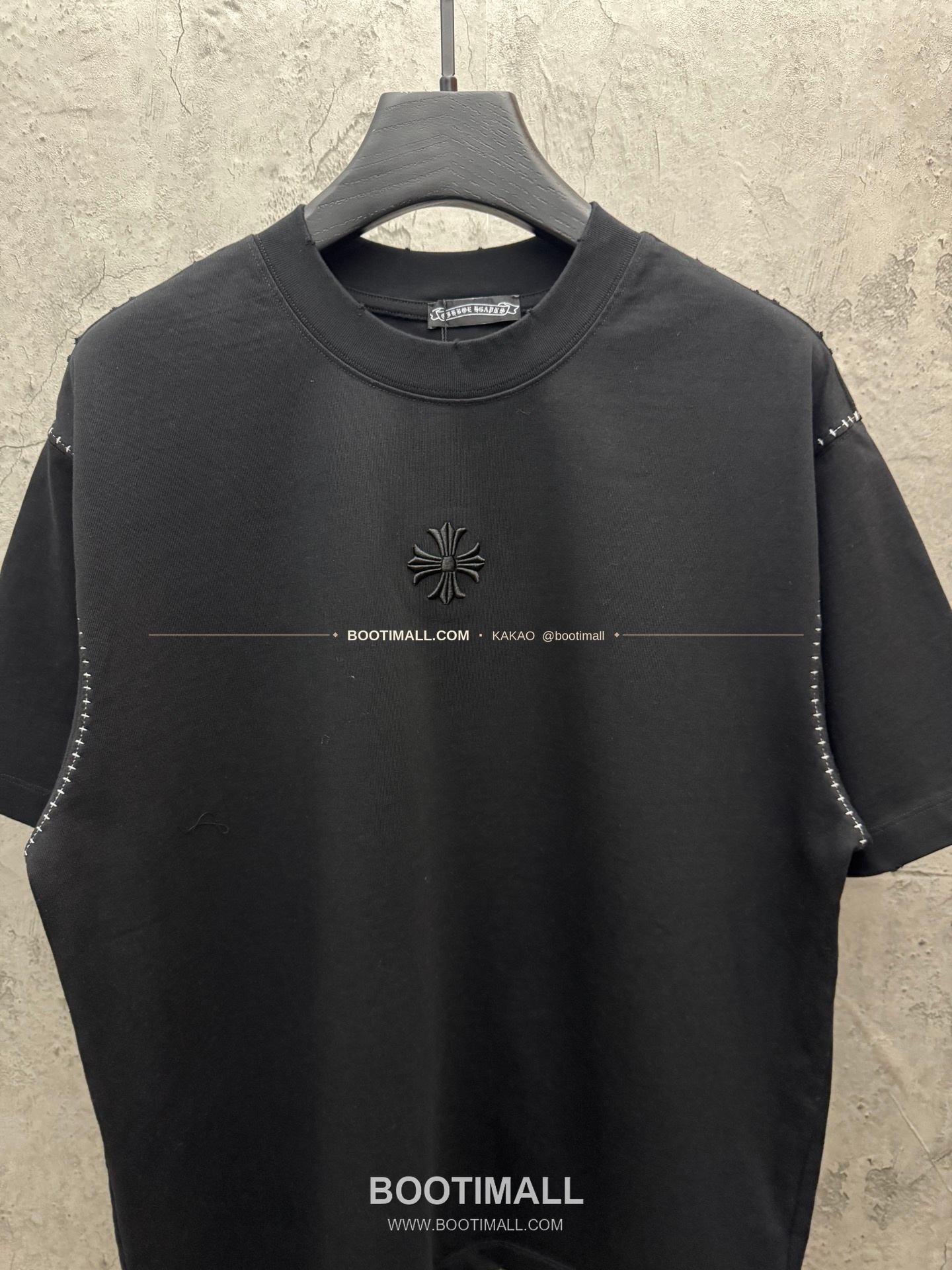 크롬하츠 2026SS 헤비코튼 호스슈자수 아일렛디테일 루즈핏 반팔 티셔츠 Chrome Hearts 2026 SS Heavy Cotton Horseshoe Embroidery Eyelet Detail Loose Fit Short Sleeve T-Shirt 9601 8