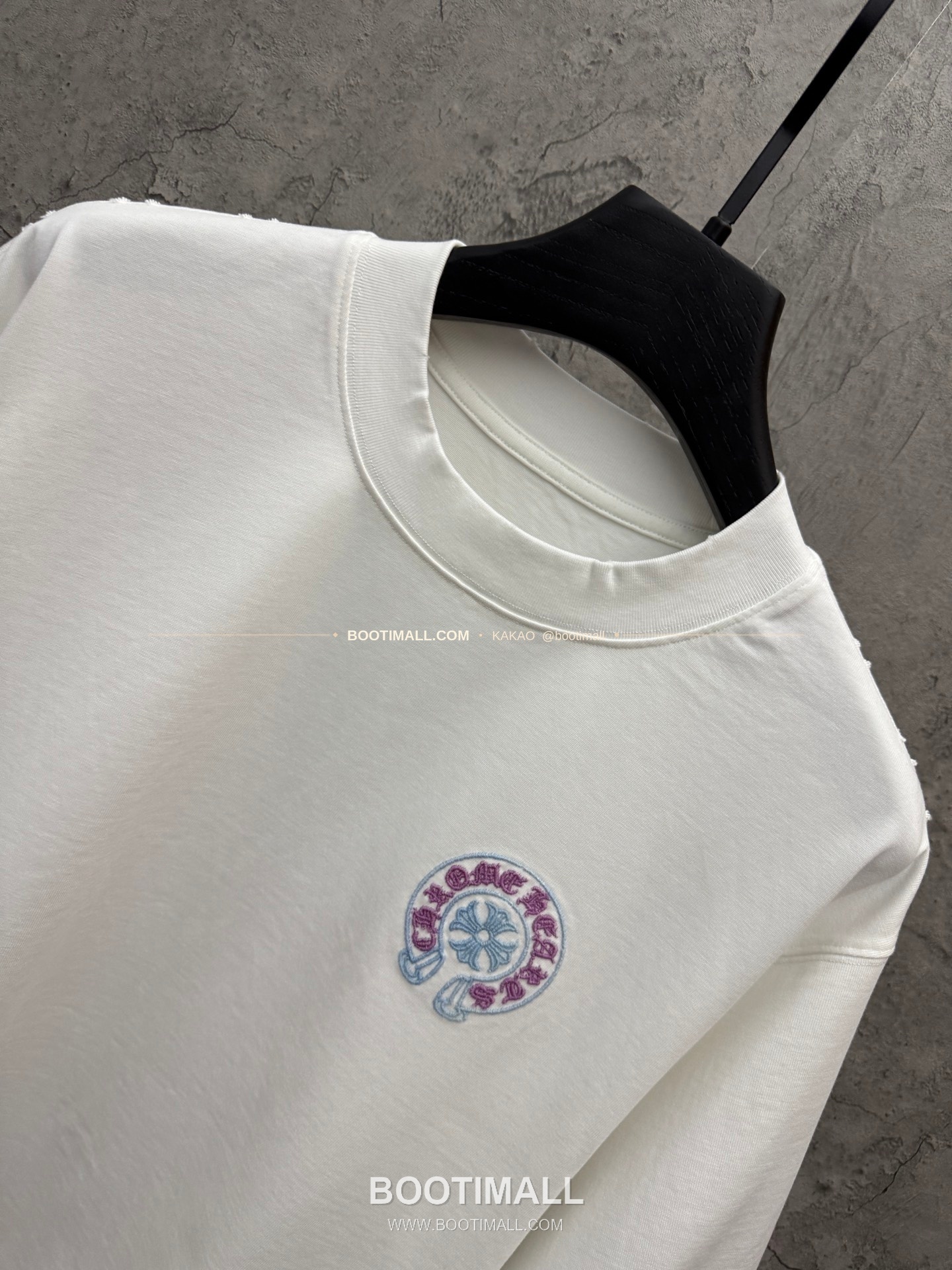 크롬하츠 2026SS 헤비코튼 UV변색 호스슈 3D자수 루즈핏 반팔 티셔츠 Chrome Hearts 2026 SS Heavy Cotton UV Color Changing Horseshoe 3D Embroidery Loose Fit Short Sleeve T-Shirt 9602 3