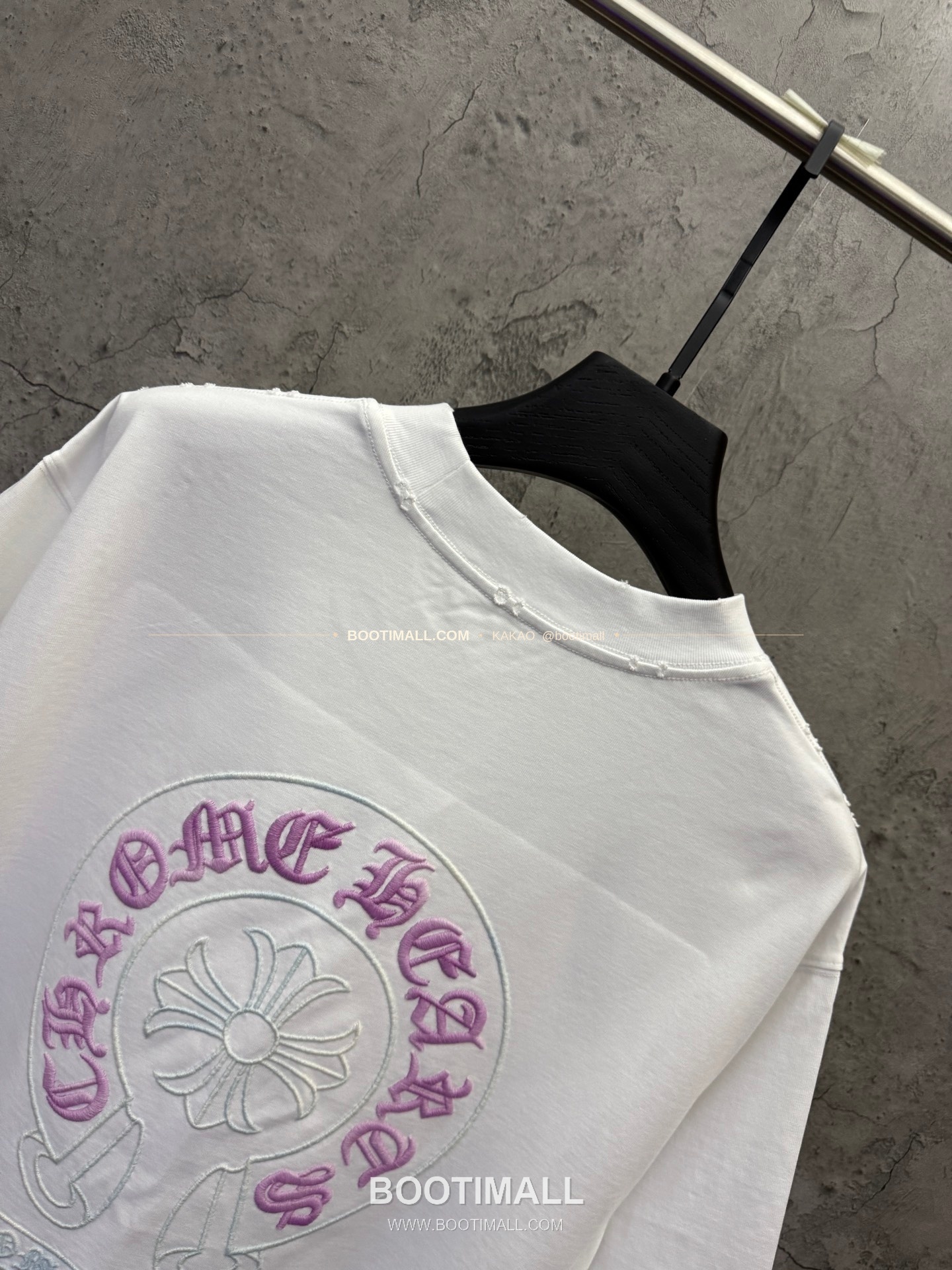 크롬하츠 2026SS 헤비코튼 UV변색 호스슈 3D자수 루즈핏 반팔 티셔츠 Chrome Hearts 2026 SS Heavy Cotton UV Color Changing Horseshoe 3D Embroidery Loose Fit Short Sleeve T-Shirt 9602 4